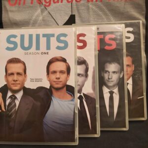 Suits Seasons 1-2-3-4 (2011-)