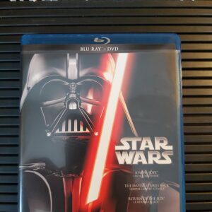 LA GUERRE DES ÉTOILES / STAR WARS
Un Nouvel Espoir & L'Empire Contre-Attaque & Le Retour du Jedi / A New Hope (1977) & The Empire Strikes Back (1980) & Return of the Jedi (1983)