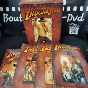 INDIANA JONES COMPLETE DVD MOVIE COLLECTION
Les Aventuriers de l'Arche Perdue & Indiana Jones et Le Temple Maudit & Indiana Jones et La Dernière Croisade / Raiders of the Lost Ark (1981) & Indiana Jones and the Temple of Doom (1984) & Indiana Jones and the Last Crusade (1989)