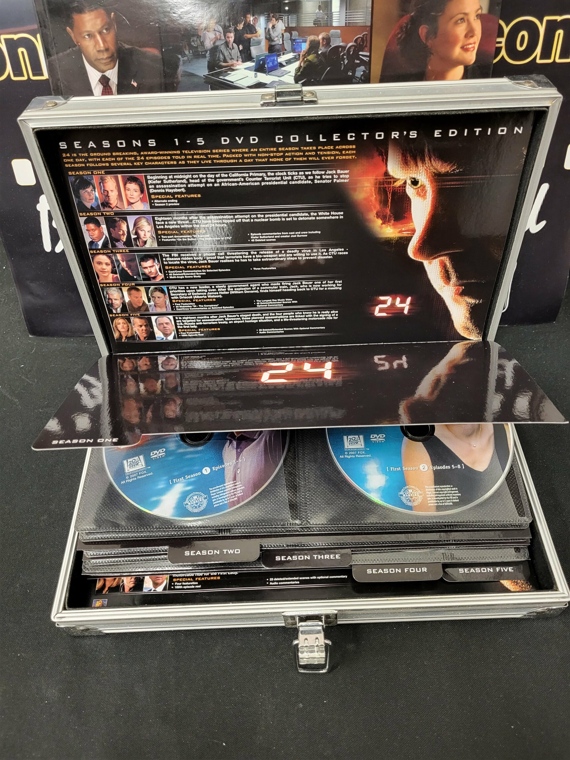 24
Seasons 1 - 5 DVD COLLECTOR EDITION (2001-2006) – Image 2
