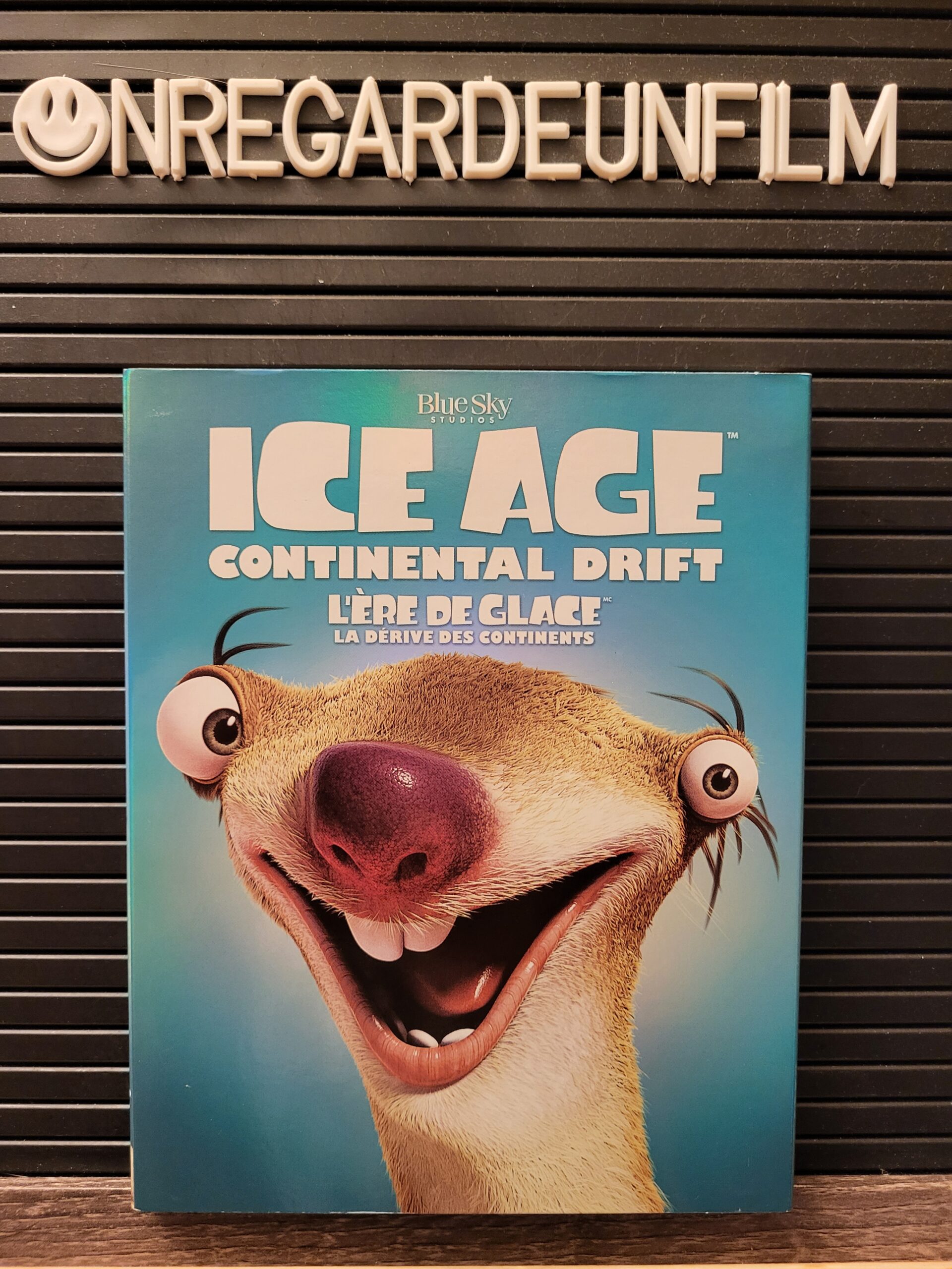 L'Ère de Glace 4: La Dérive des Continents / Ice Age: Continental Drift (2012) {Zone 1/NTSC}