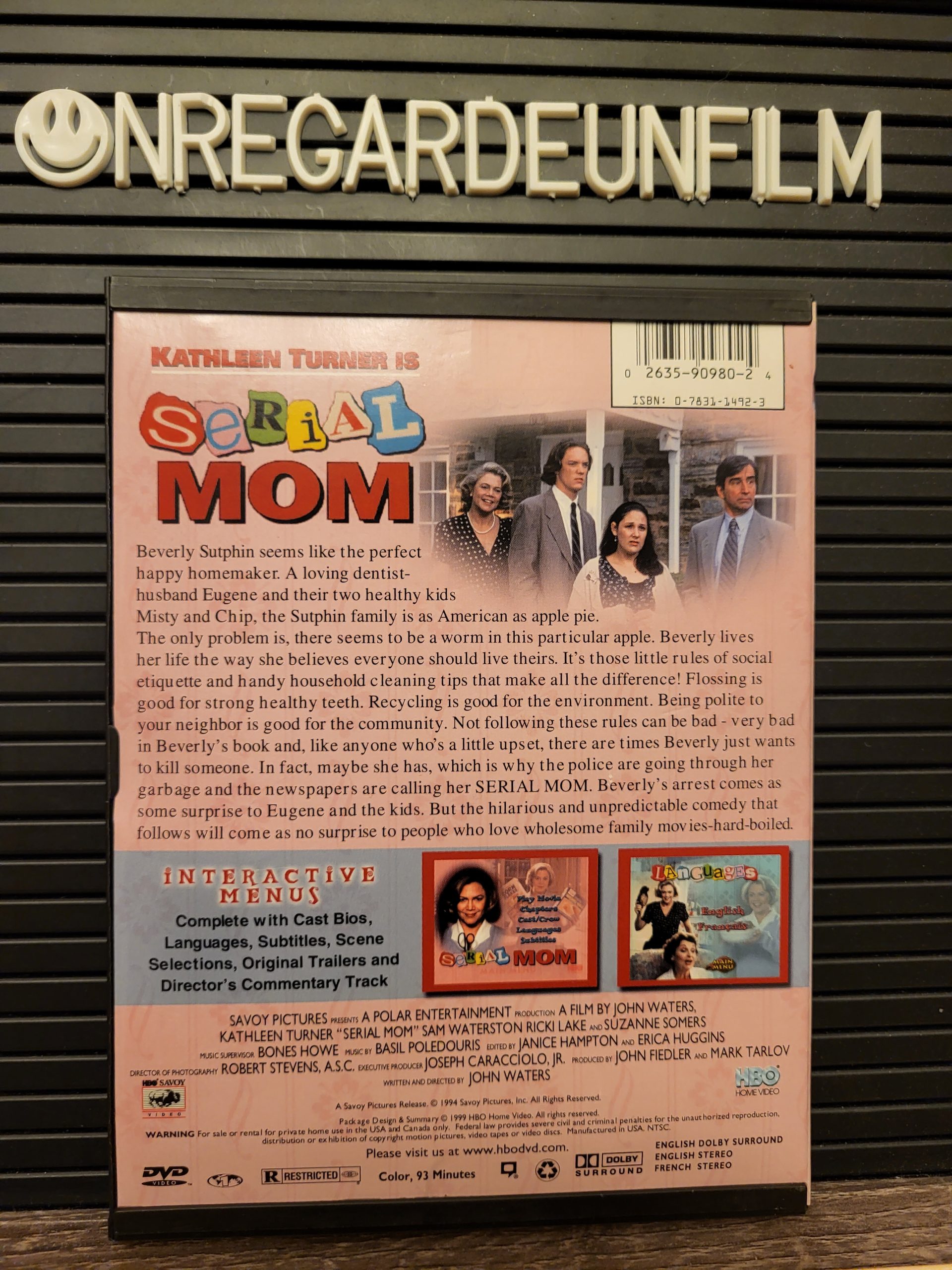 Maman ne se Laisse pas Marcher sur les Pieds / Serial Mom (1994) – Image 2