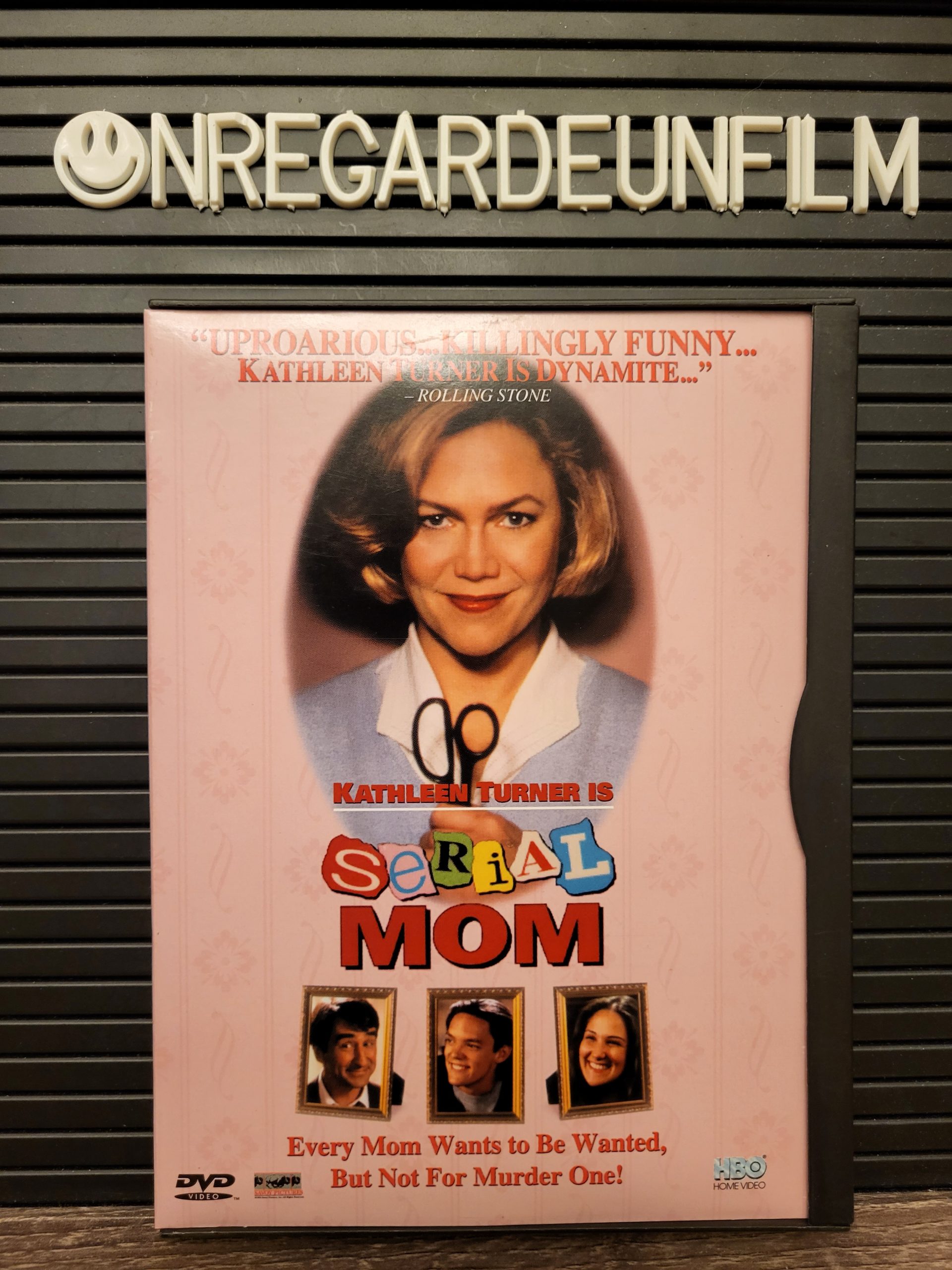 Maman ne se Laisse pas Marcher sur les Pieds / Serial Mom (1994)