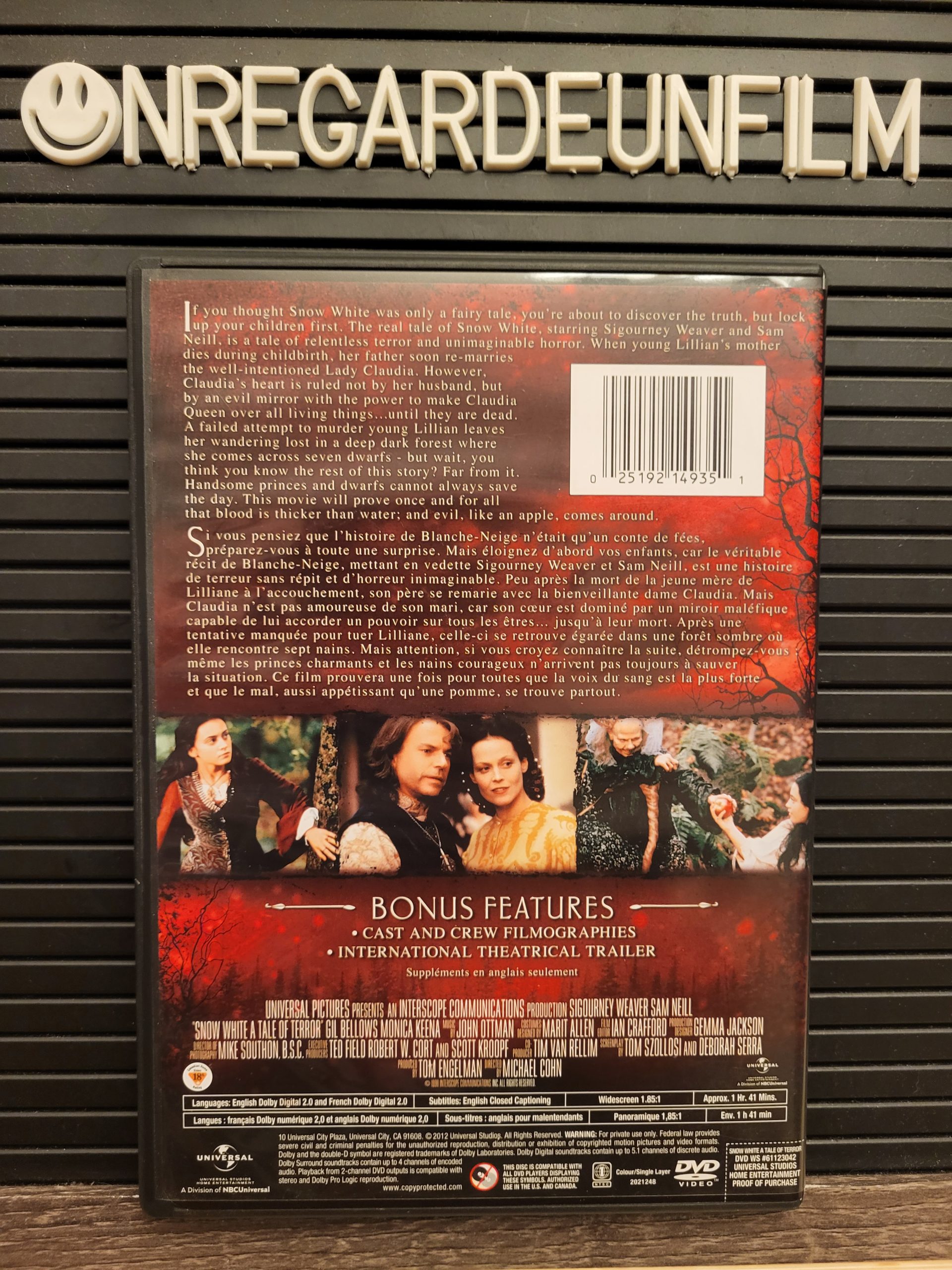 Blanche-Neige: Le Plus Horrible des Contes / Snow White: A Tale of Terror (1997) – Image 2