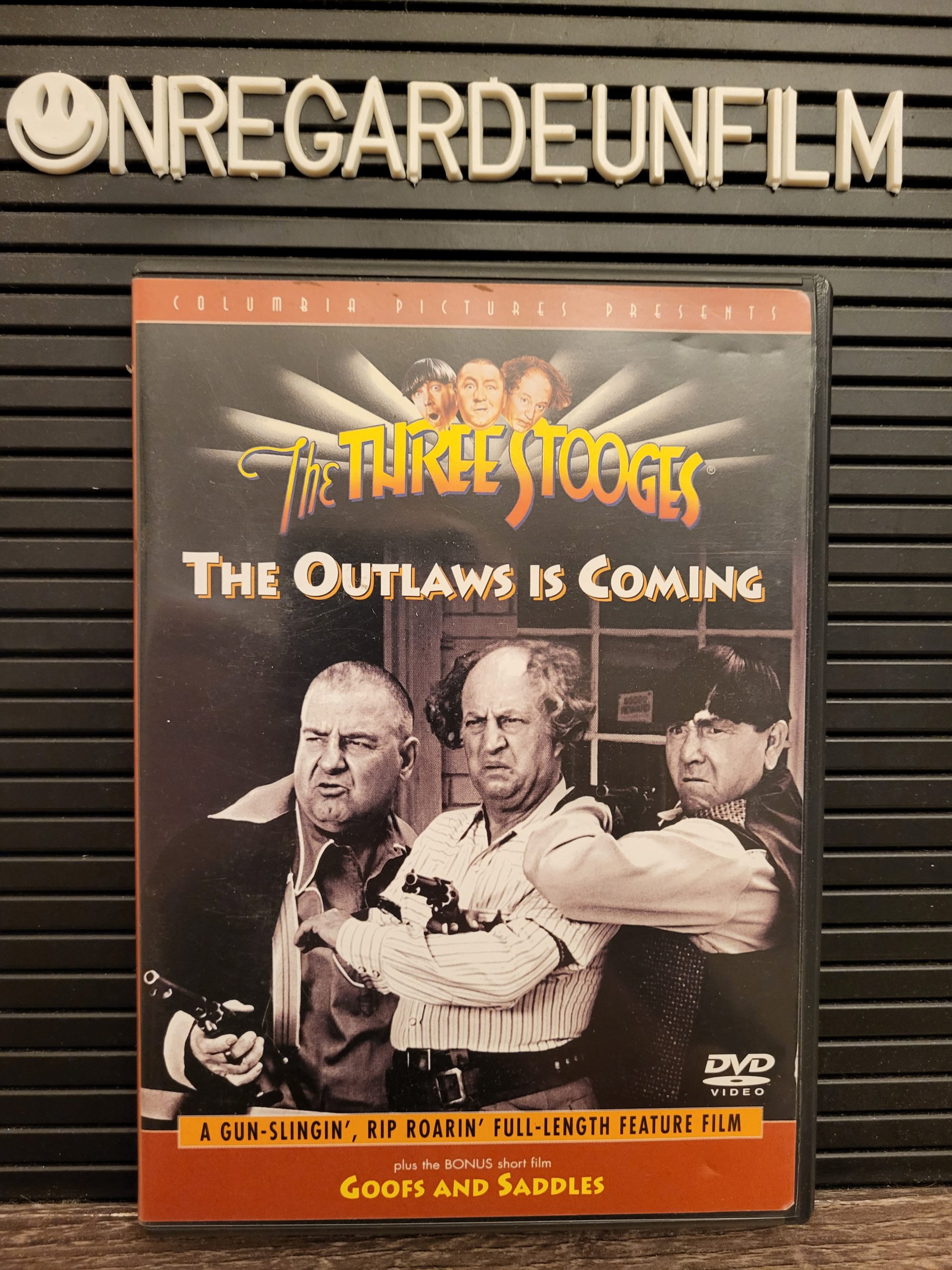 The Three Stooges. The Outlaws Is Coming (1964)