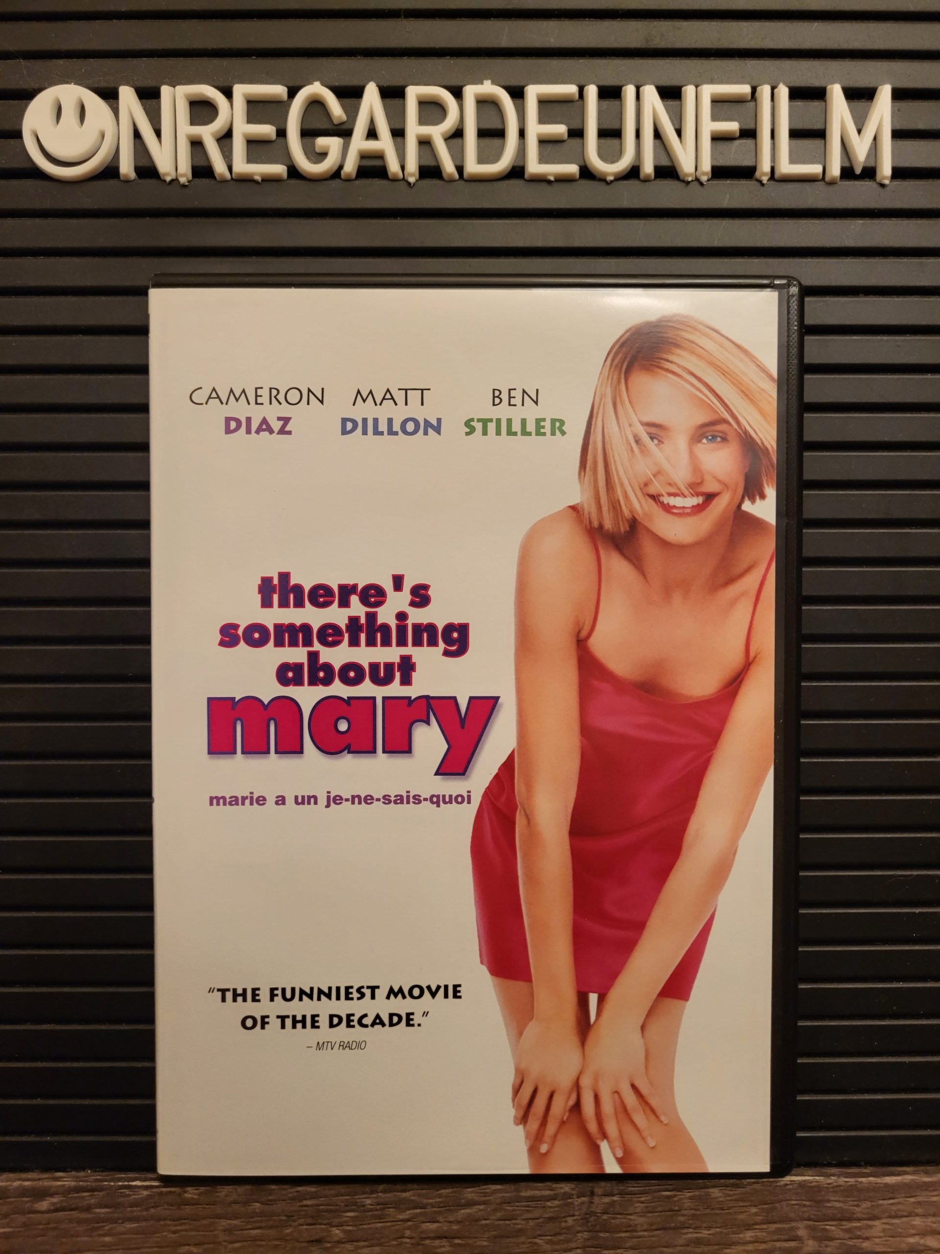 CAMERON DIAZ COLLECTION
Une Vie Moins Ordinaire & Chaussure à son Pied & Marie a un je-ne-sais-Quoi / A Life Less Ordinary (1997) & In Her Shoes (2005) & There's Something About Mary (1998) – Image 9