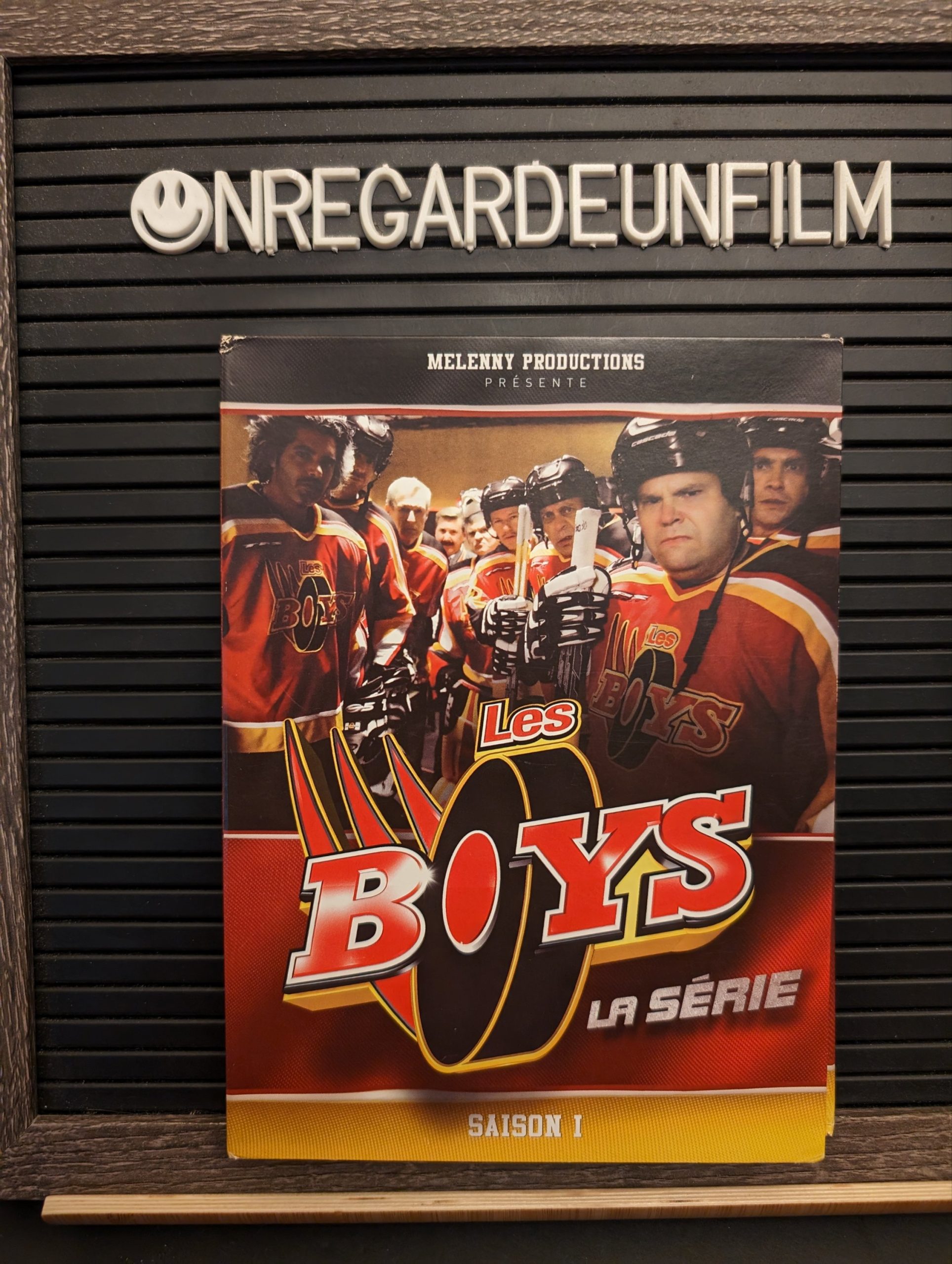 LES BOYS LA SÉRIE
Saison 1-2-3-4-5 (2007-2014) – Image 3