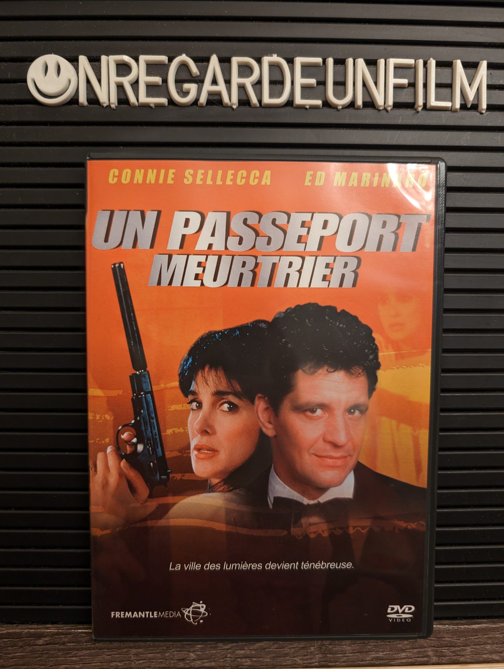 Un Passeport Meurtrier (Passeport pour le Meurtre) / Passport to Murder (1993)