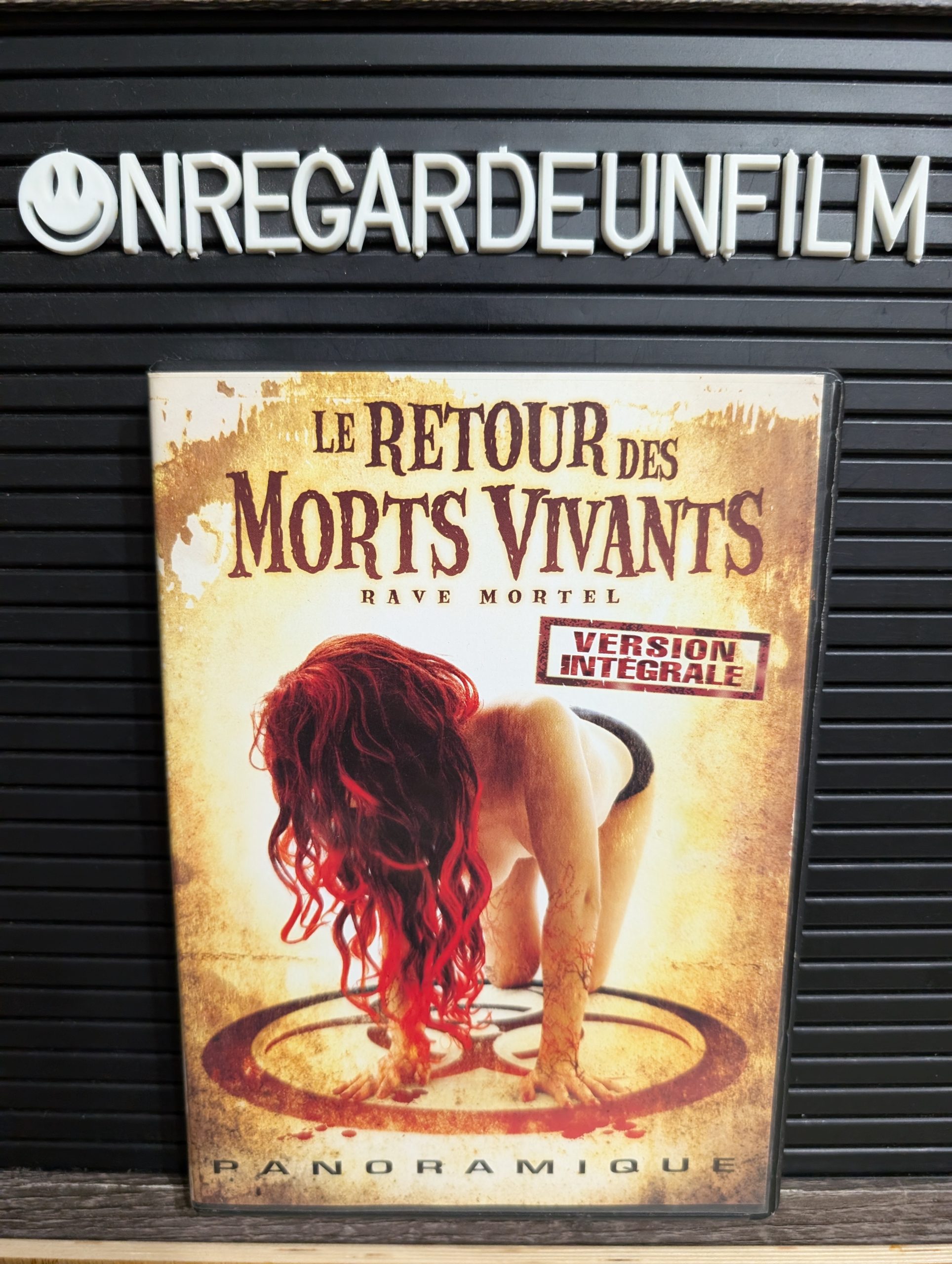Le Retour des Morts Vivants 5: Rave Mortel / Return of the Living Dead: Rave to the Grave (2005)