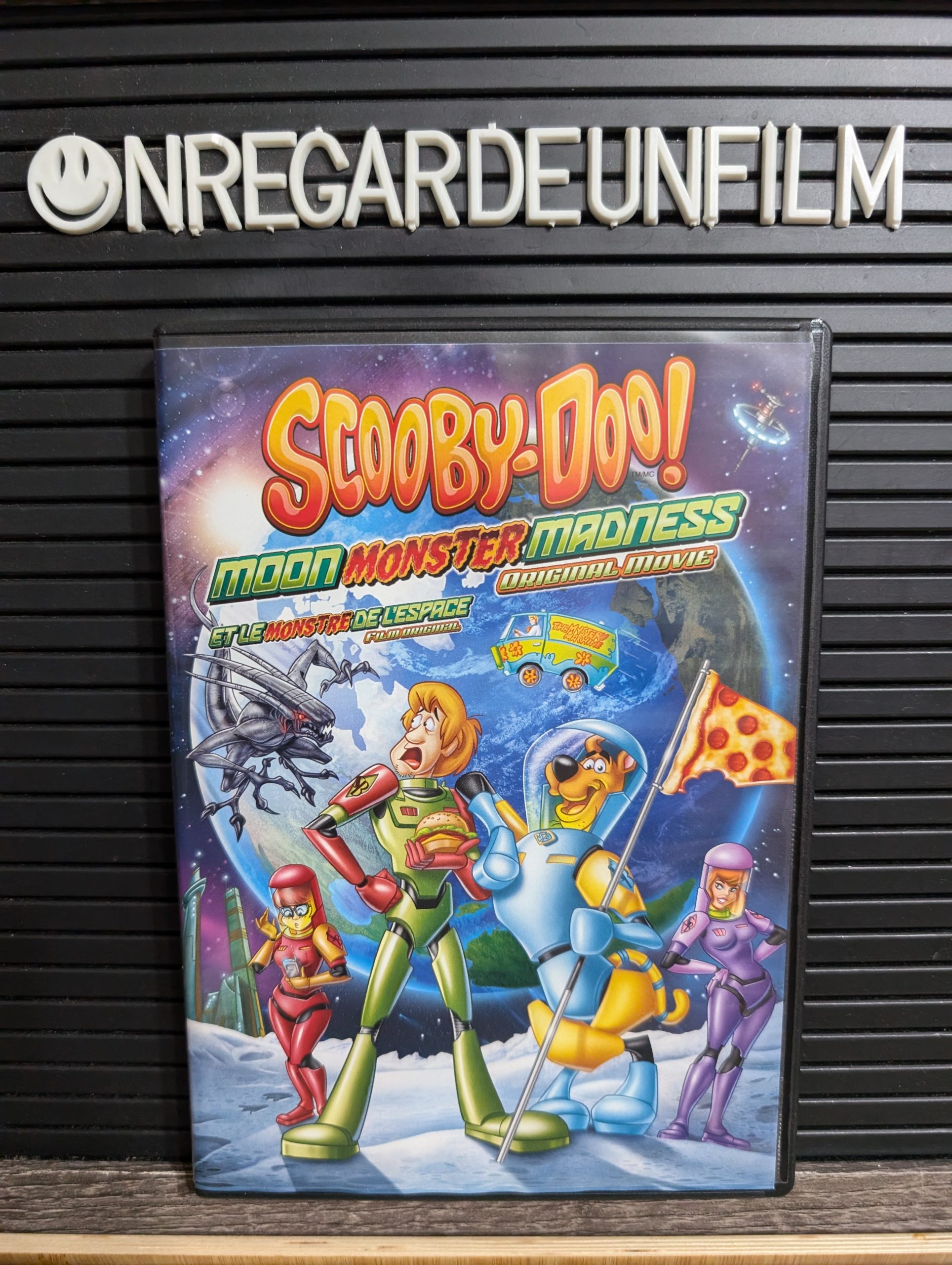 Scooby Doo! et le Monstre de L'Espace / Scooby-Doo! Moon Monster Madness (2015)