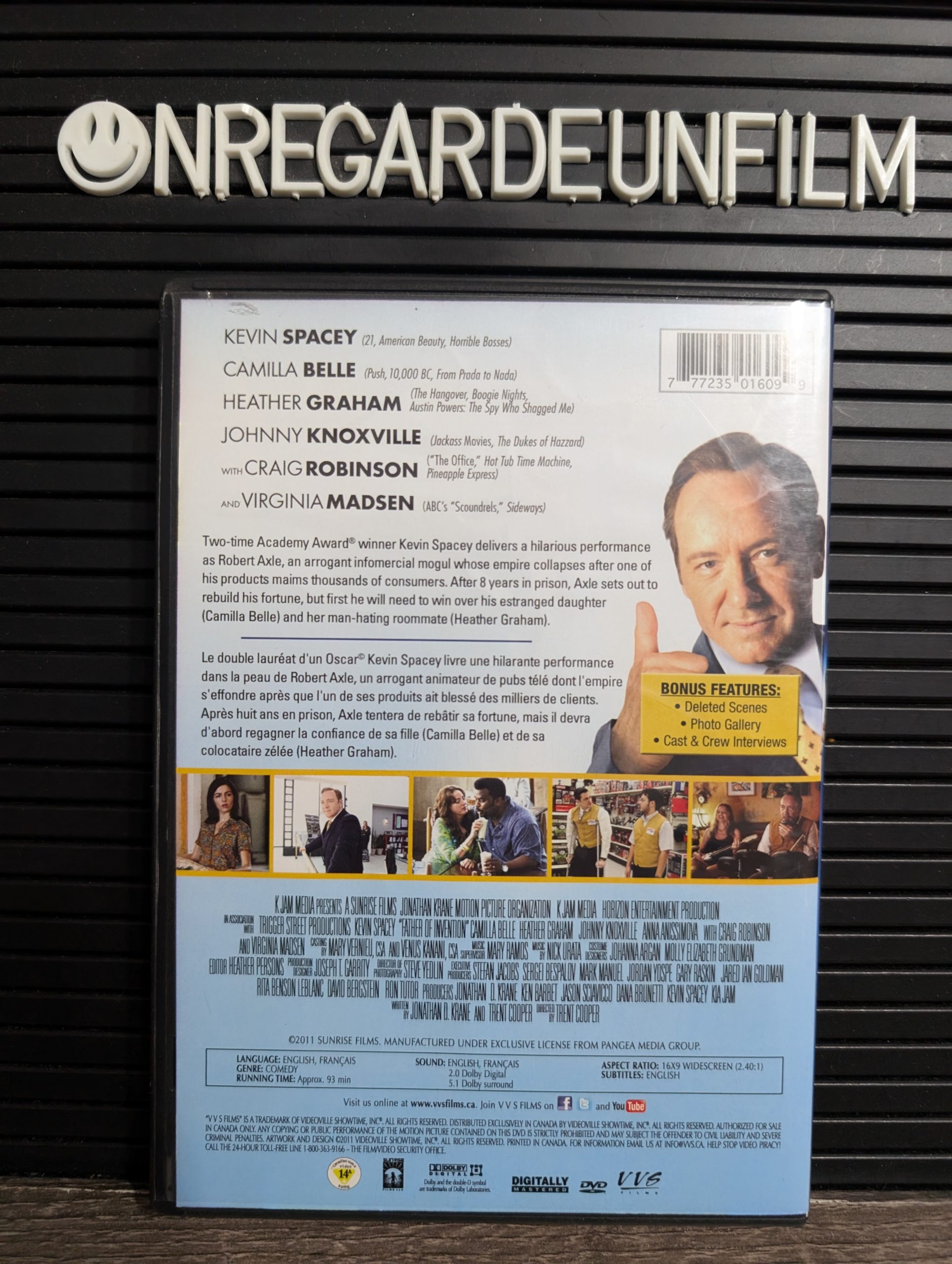 Détestable Papa / Father of Invention (2010) – Image 2