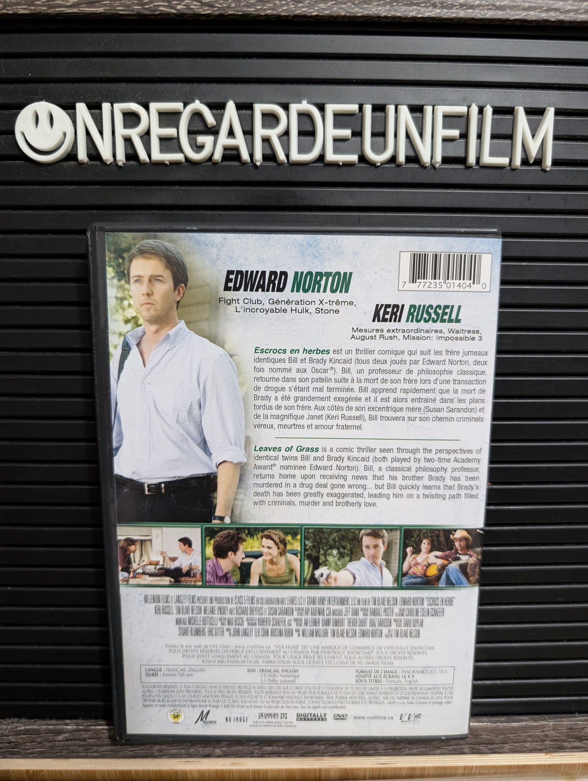 Escrocs en Herbe / Leaves of Grass (2009) – Image 2