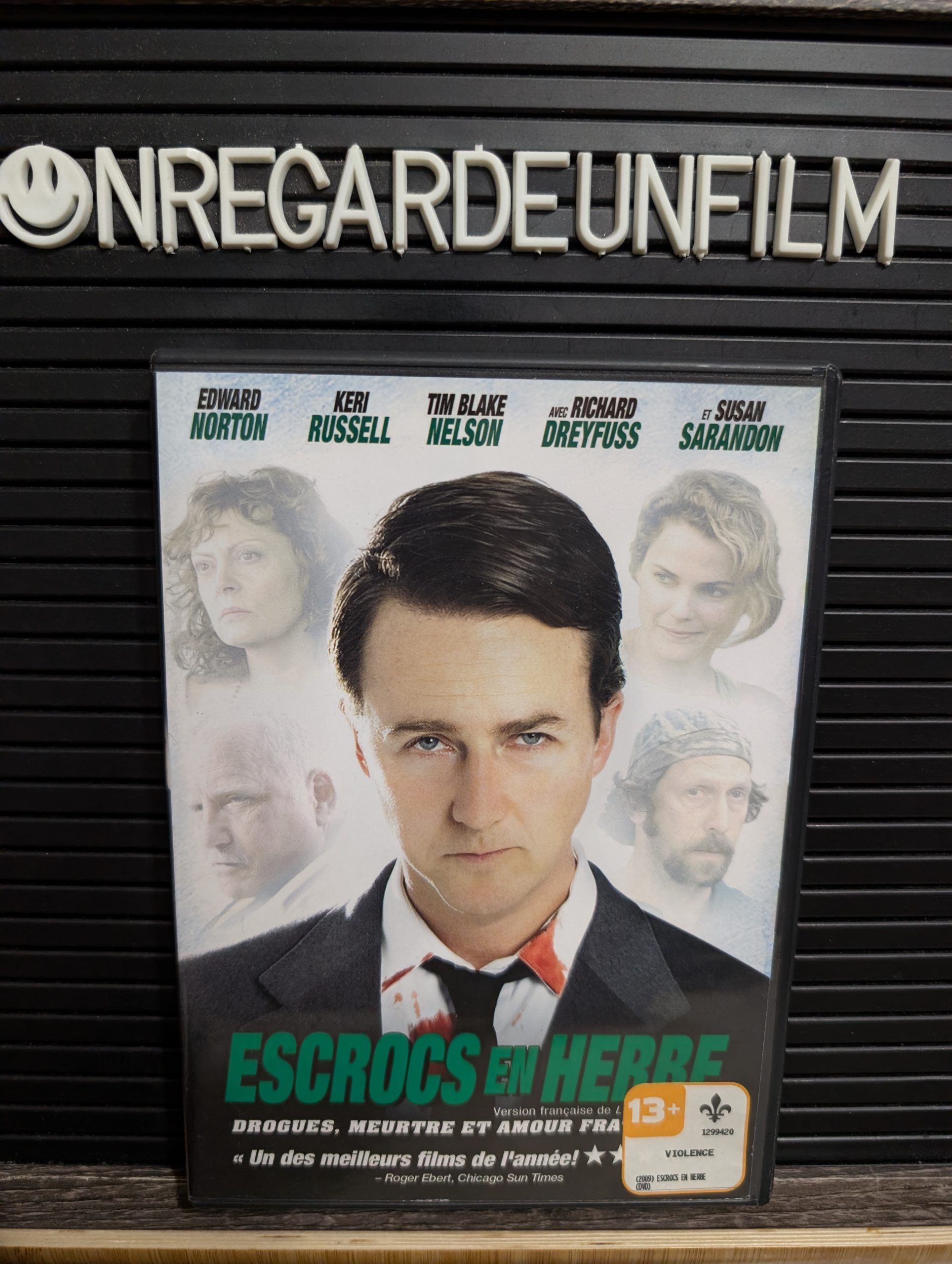 Escrocs en Herbe / Leaves of Grass (2009)