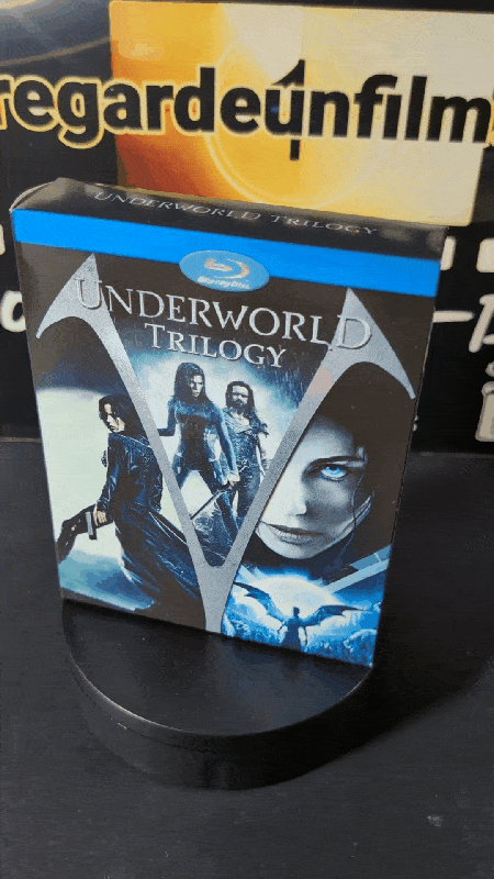TRILOGIE MONDE INFERNAL / UNDERWORLD TRILOGY
Monde Infernal & Monde Infernal: Évolution & Monde Infernal: La Révolte des Lycans / Underworld (2003) & Underworld: Evolution (2006) & Underworld: Rise of the Lycans (2009)