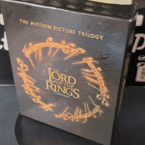 LE SEIGNEUR DES ANNEAUX / THE LORD OF THE RINGS
La Communauté de l'Anneau & Les Deux Tours & Le Retour du Roi / The Fellowship of the Ring (2001) & The Two Towers (2002) & The Return of the King (2003)