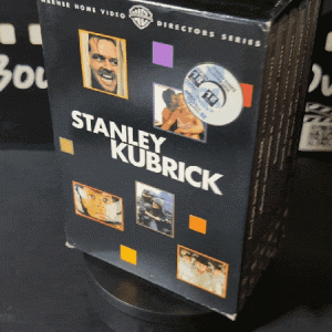 STANLEY KUBRICK
2001: L'Odyssée de l'Espace & Orange Mécanique & Shining: L'Enfant Lumière & Full Metal Jacket & Les Yeux Grands Fermés & Stanley Kubrick A life in Pictures / 2001: A Space Odyssey (1968) & A Clockwork Orange (1971) & The Shining (1980) & Full Metal Jacket (1987) & Eyes Wide Shut (1999) & Stanley Kubrick A life in Pictures (2001)