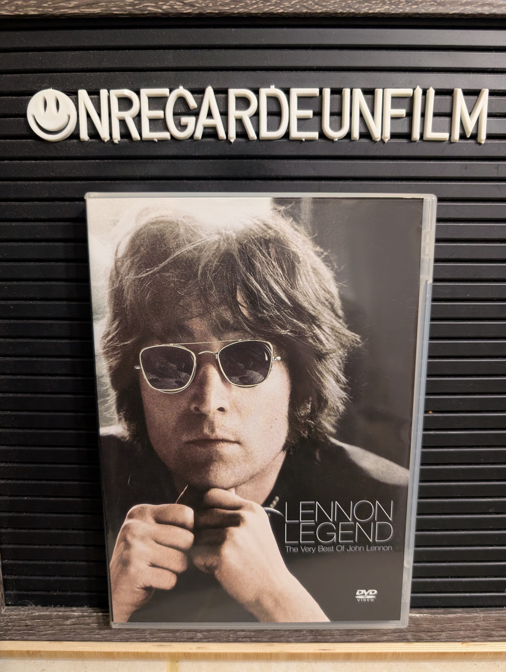 Lennon Legend: The Very Best of John Lennon (2003)