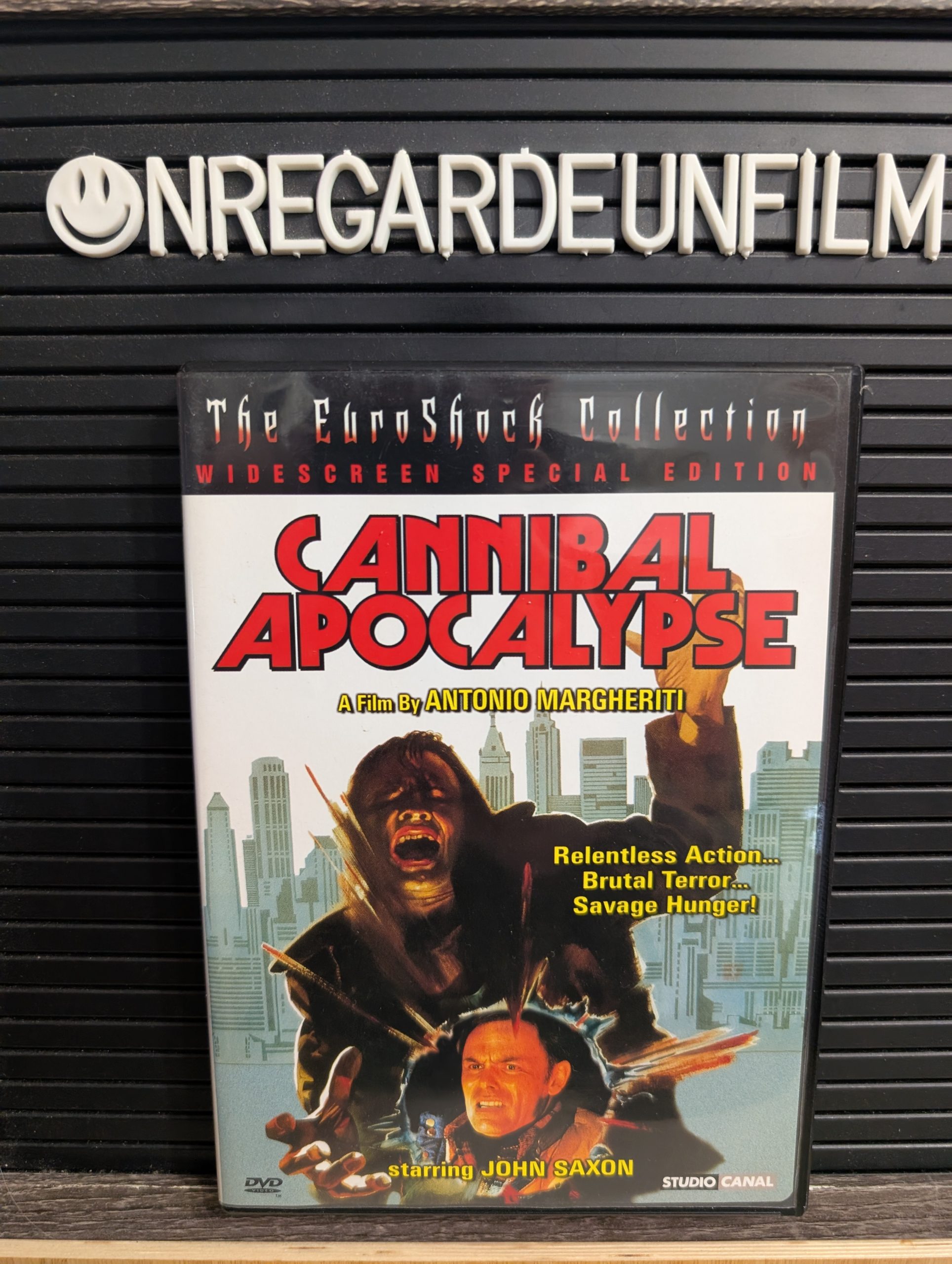 Cannibal Apocalypse (Cannibals in the Streets) (1980)