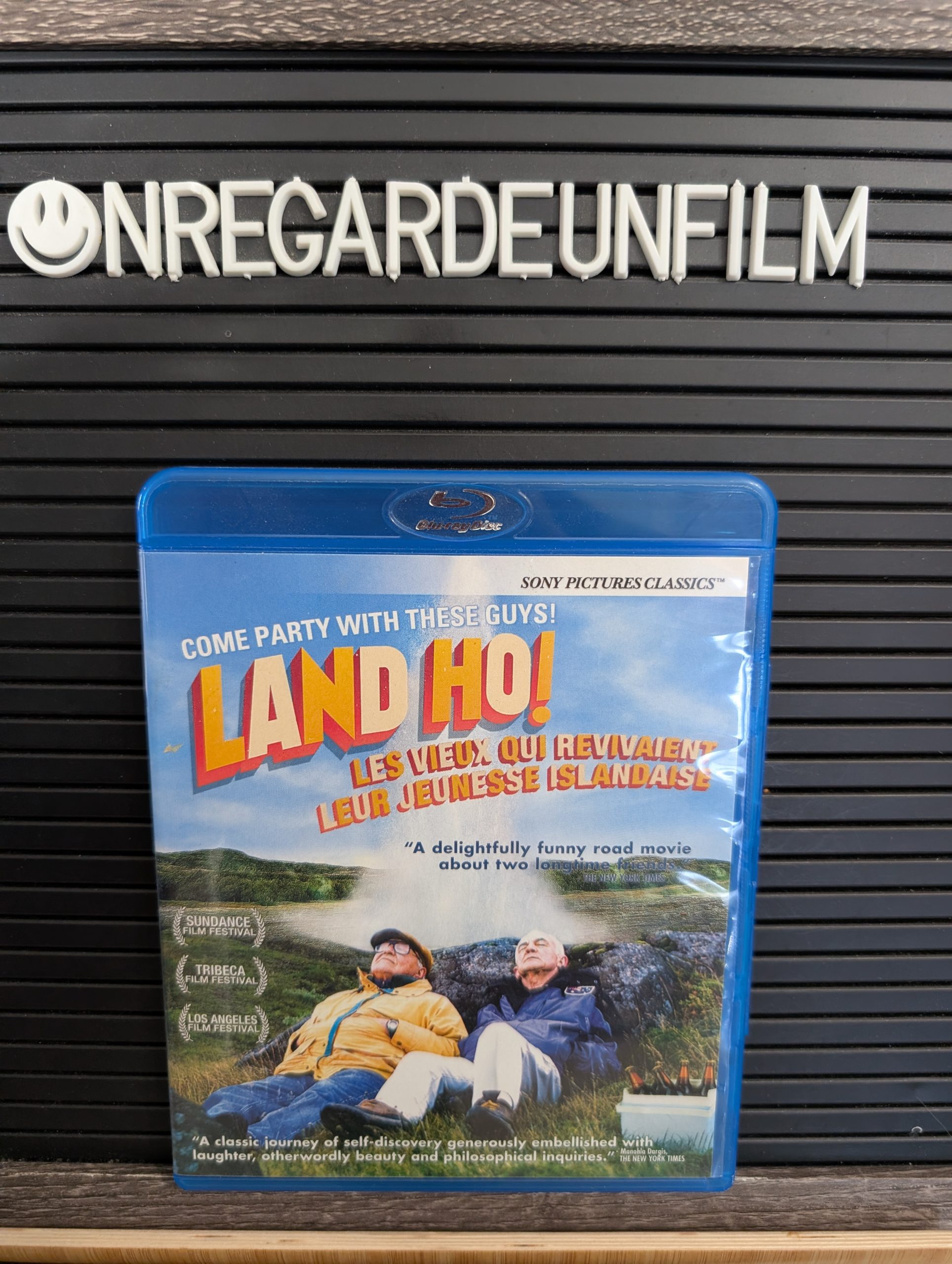 Les Vieux qui Revivaient leur Jeunesse Islandaise / Land Ho! (2014)