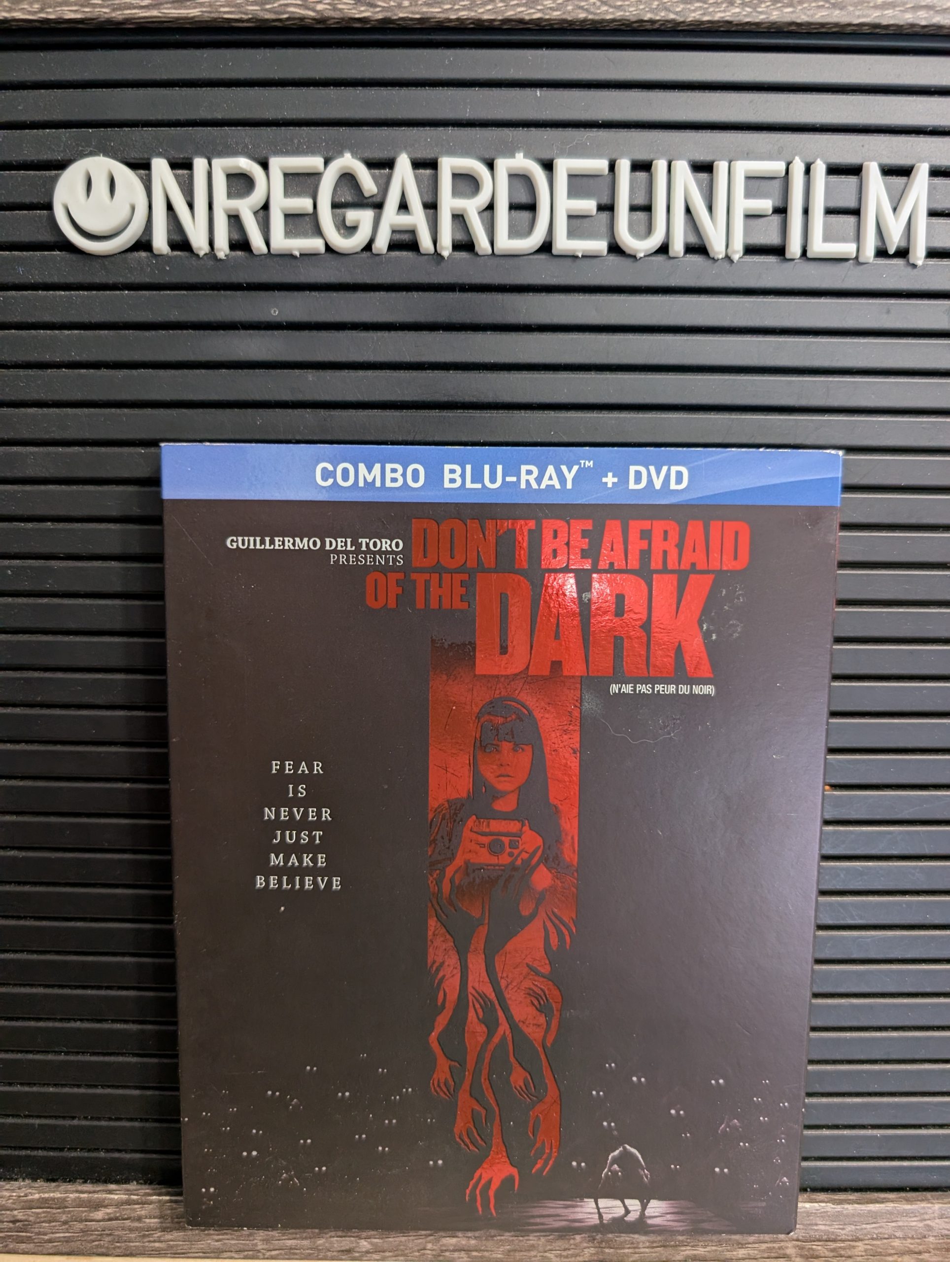 N'Aie pas Peur du Noir / Don't be Afraid of the Dark (2010)