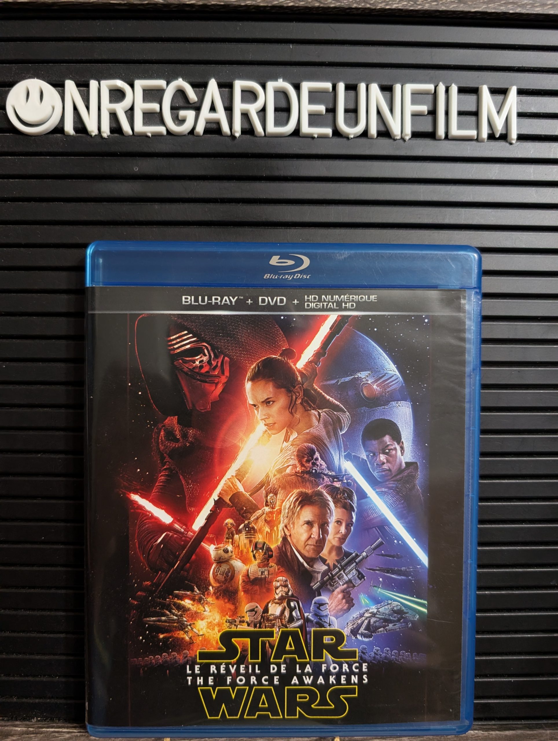 La Guerre des Étoiles VII - Le Réveil de la Force / Star Wars: Episode VII - The Force Awakens (2015) – Image 3
