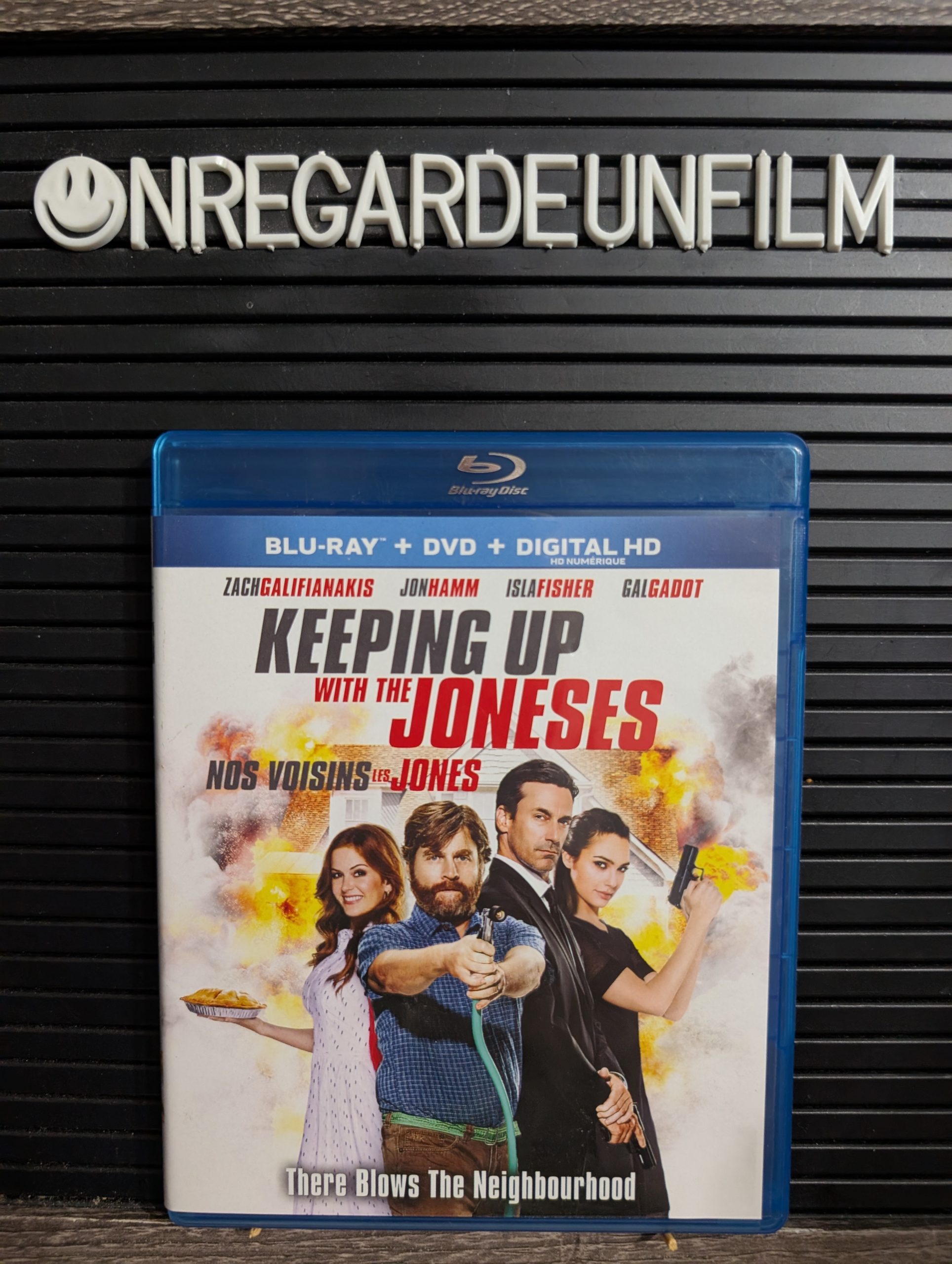 Nos Voisins les Jones / Keeping Up with the Joneses (2016)