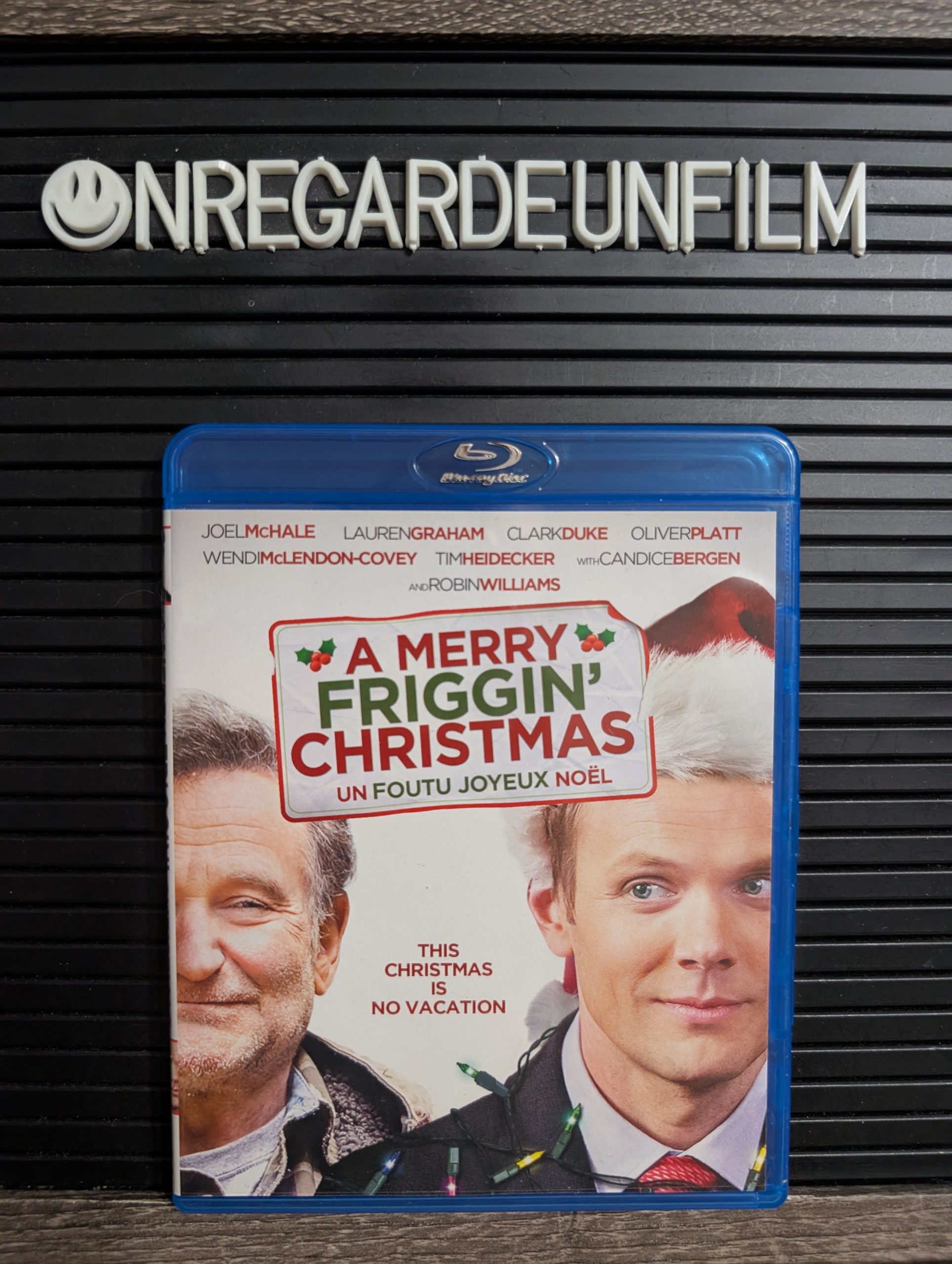 Un Foutu Joyeux Noël / A Merry Friggin' Christmas (2014)