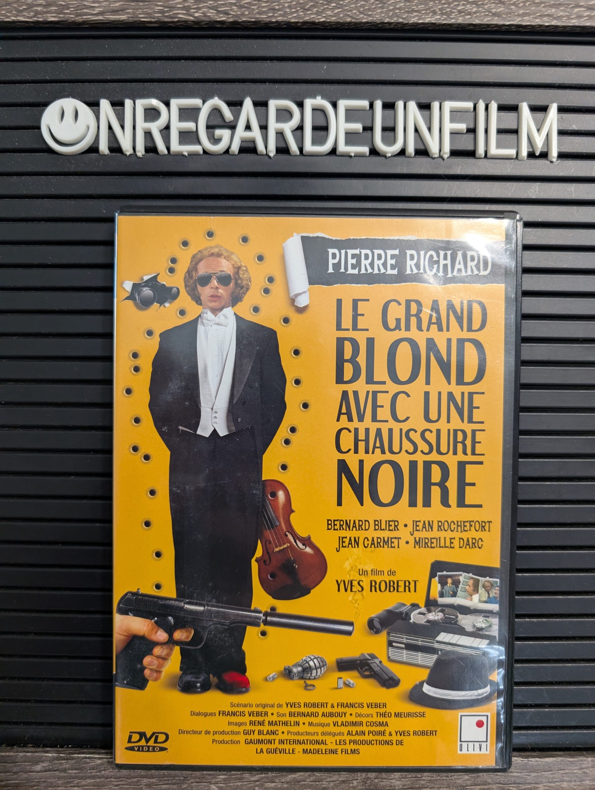 Le Grand Blond avec une Chaussure Noire (1972)