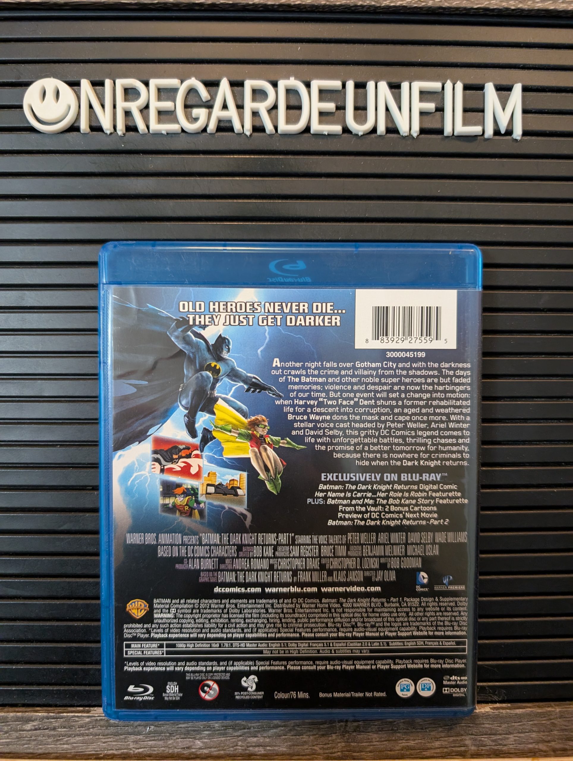 Batman: Le Retour du Chevalier Noir, Partie 1 / Batman: The Dark Knight Returns, Part 1 (2012) – Image 2