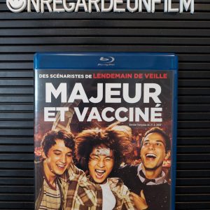 Majeur et Vacciné / 21 & Over (2013)