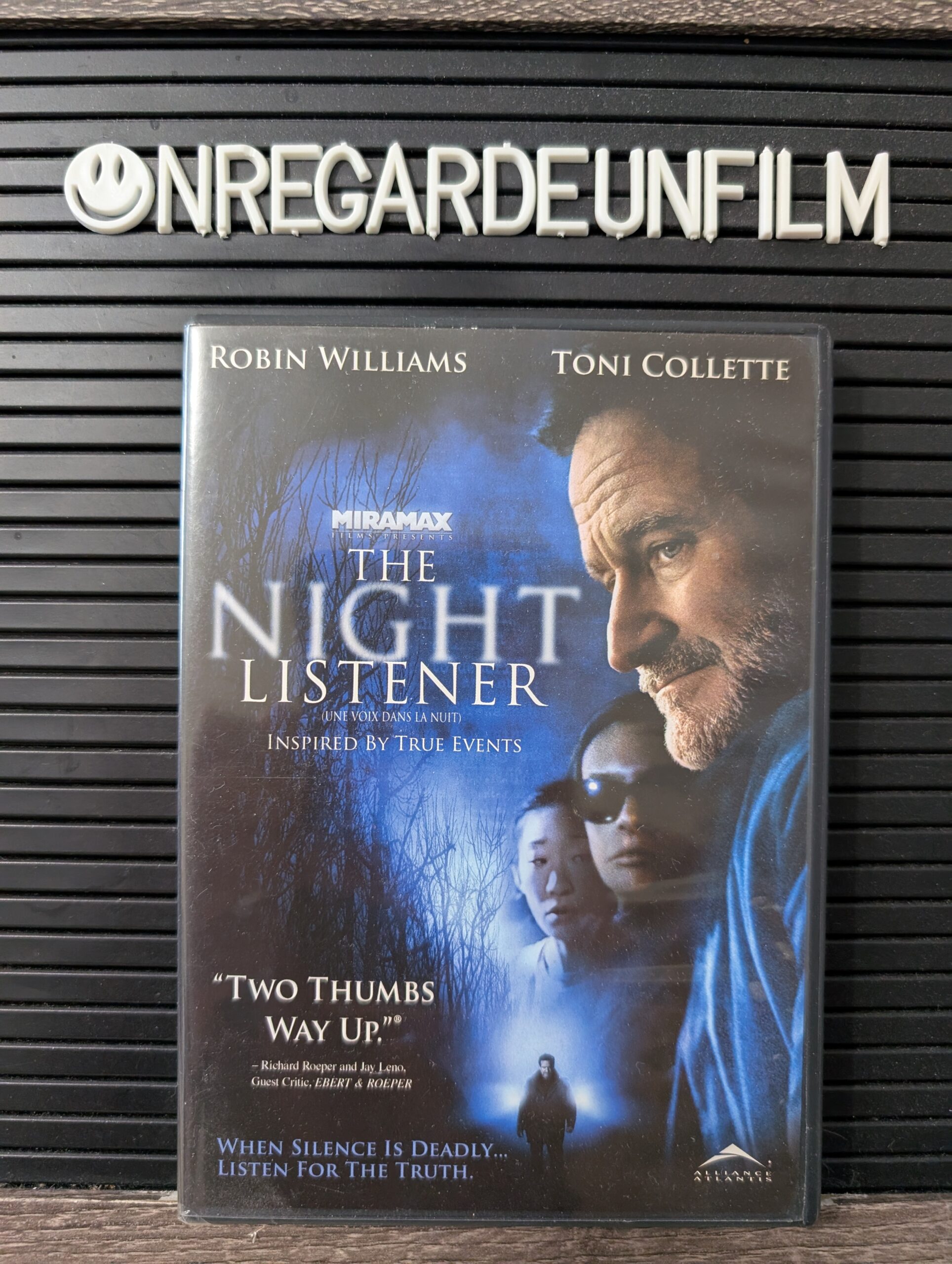 Une Voix dans la Nuit / The Night Listener (2006)