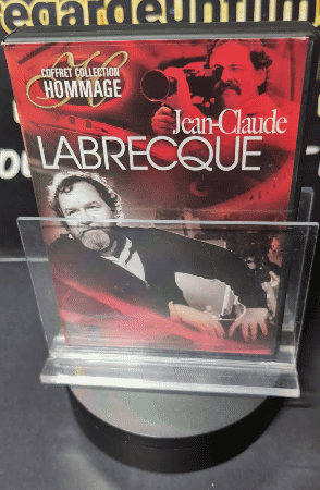 COFFRET COLLECTION HOMMAGE JEAN-CLAUDE LABRECQUE
60 Cycles (1965) & La Visite du Général de Gaulle au Québec (1967) & L'Hiver en Froid Mineur (1969) & Les Canots de Glace (1969) & La Nuit de la Poésie 27 Mars 1970 (1971) & Images de la Gaspésie (1972) & Les Smattes (1972) & Claude Gauvreau: Poète (1974) & Les Vautours (1975) & Pierre à Coton (1978) & La Nuit de la Poésie 28 Mars (1980) & Marie Uguay (1982) & Le RIN (2002) & À Hauteur d'Homme (2003) & Félix (2009)
