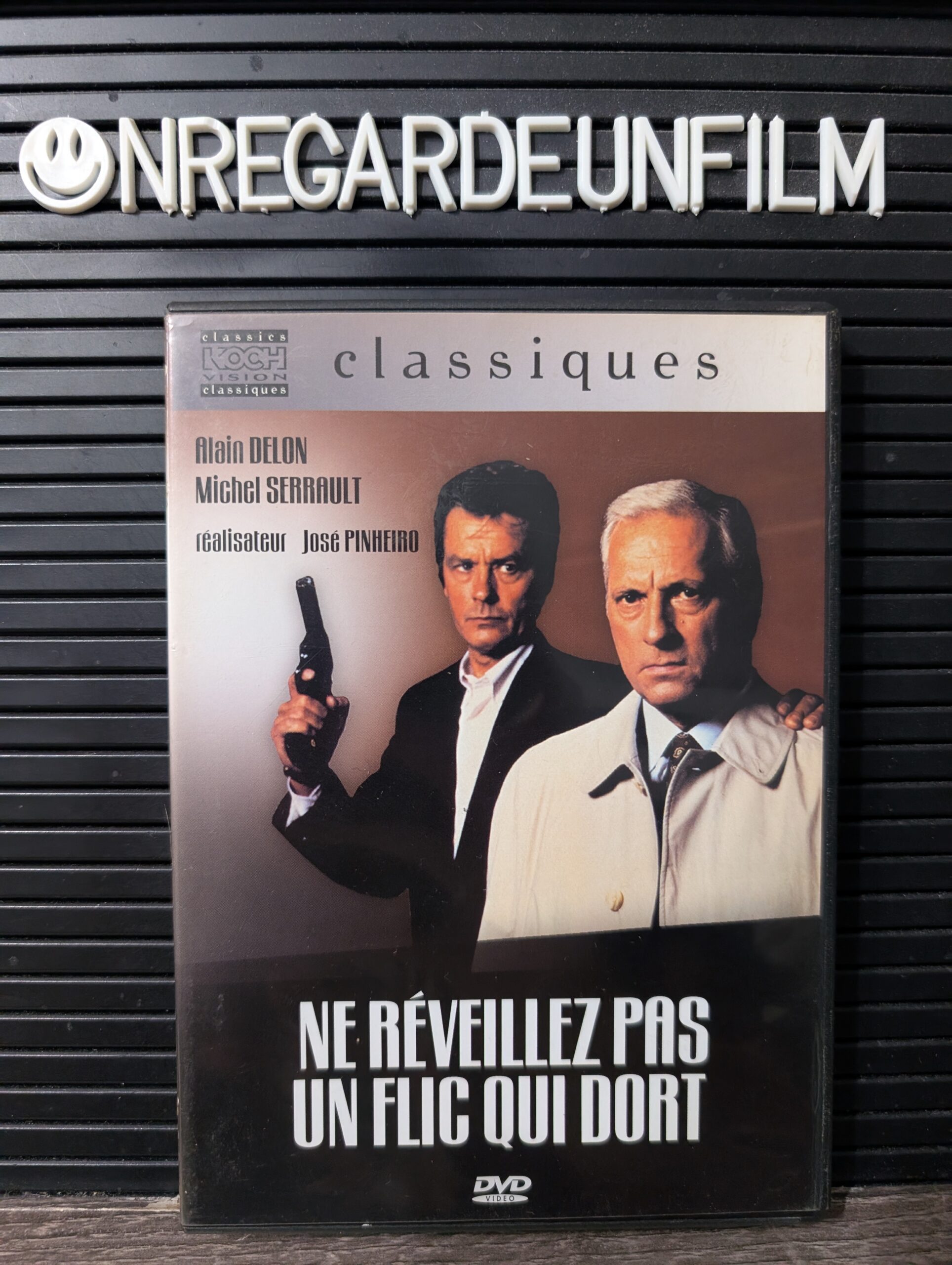 Ne Réveillez pas un Flic qui Dort (1988)