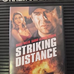 Sur les Traces de l'Ennemi (Distance Frappante) / Striking Distance (1993)