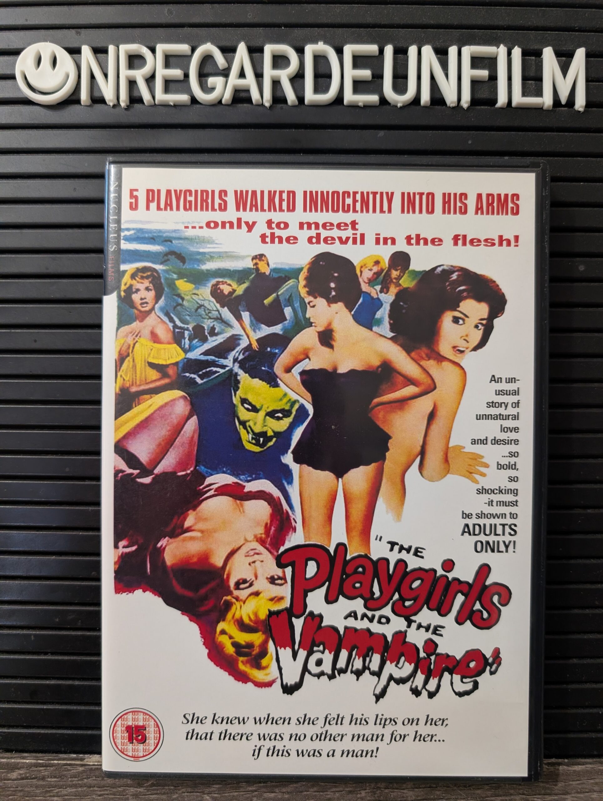The Playgirls And The Vampire (1960)