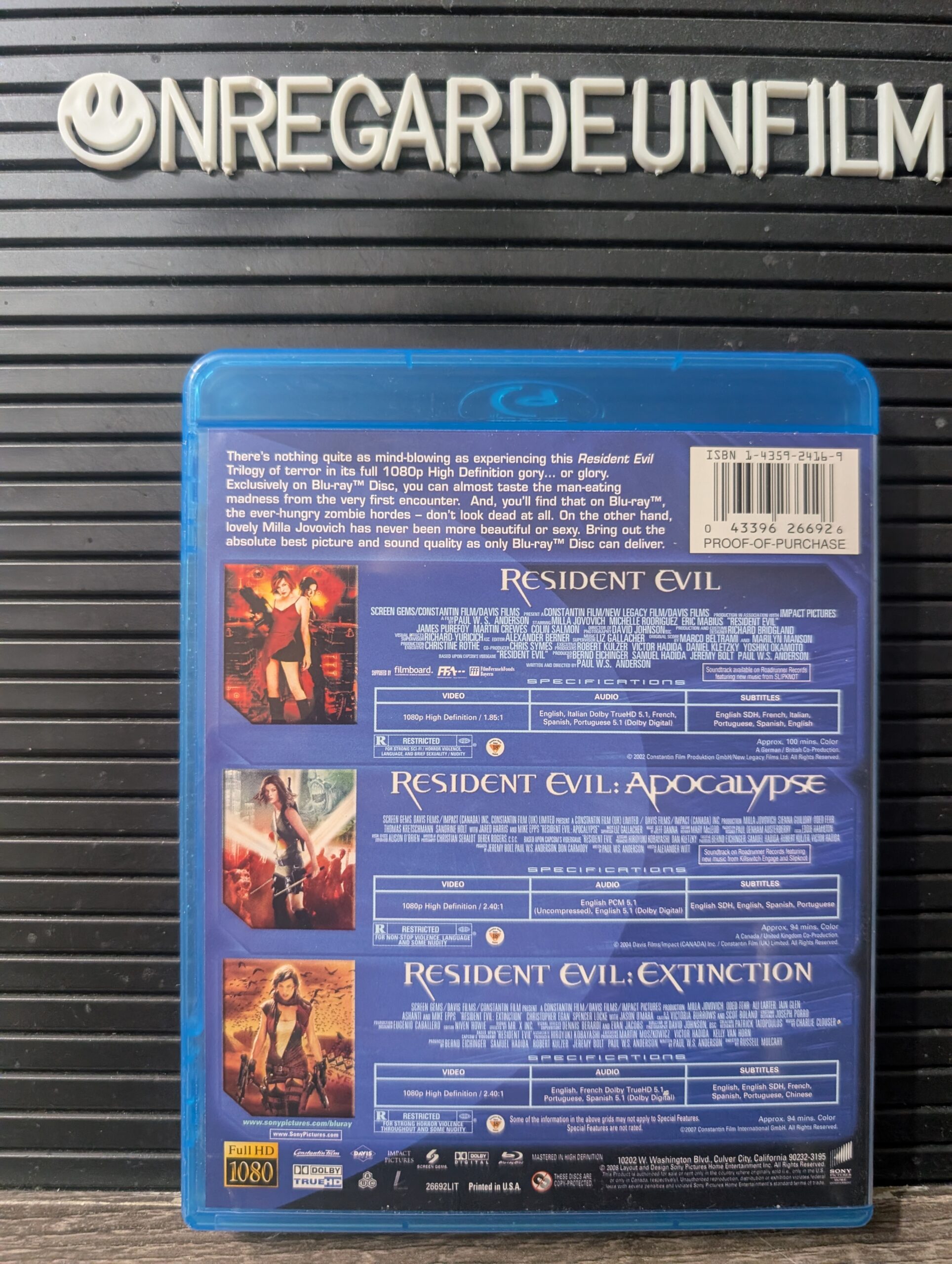 THE RESIDENT EVIL TRILOGY.
Les Créatures Maléfiques & Apocalypse & L'Extinction / Resident Evil (2002) & Apocalypse (2004) & Extinction (2007) – Image 2