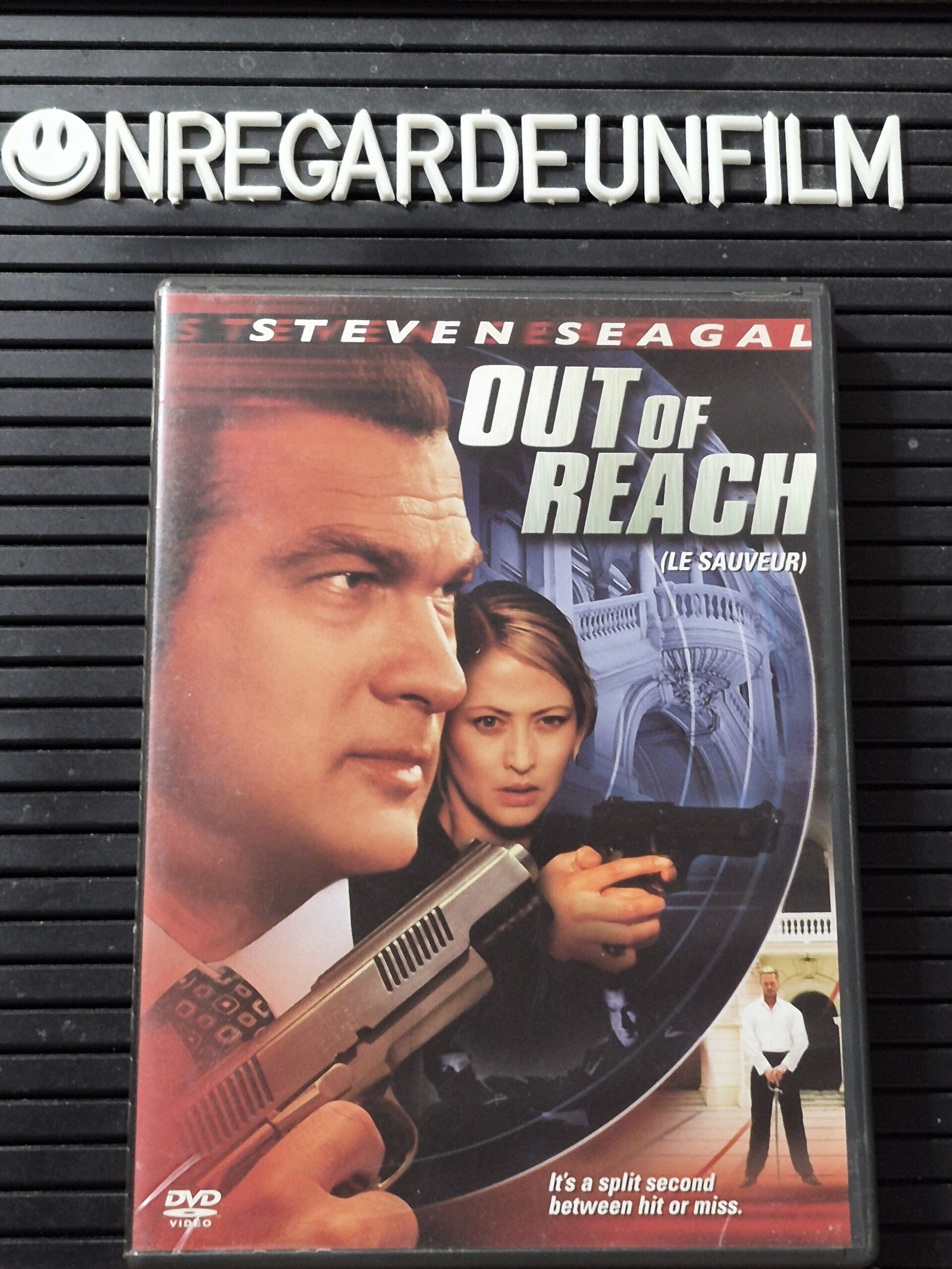Le Sauveur / Out of Reach (2004)