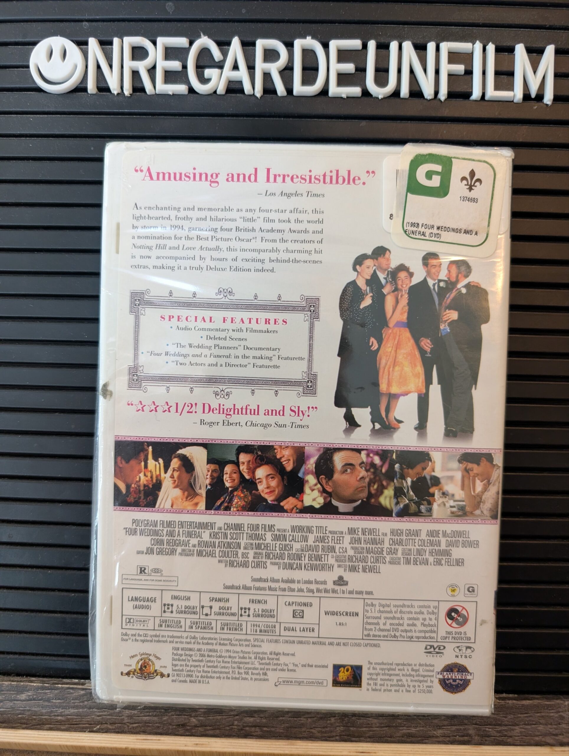 Quatre Mariages et un Enterrement / Four Weddings and a Funeral (1994) – Image 2