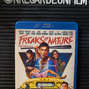 La Guerre des Monstres / Freaks of Nature (2015)