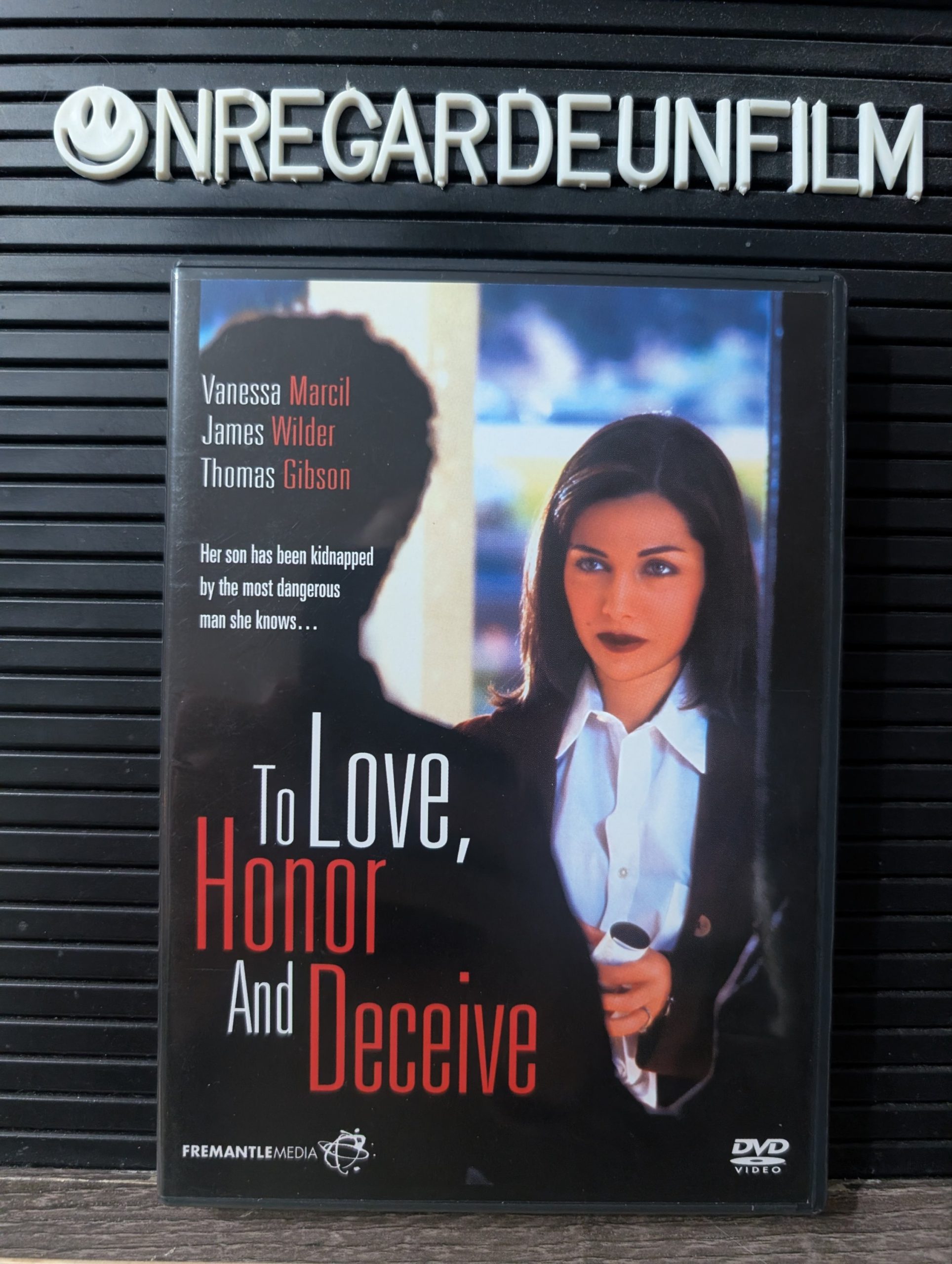 Amour, Honneur et Trahison / To Love, Honor and Deceive (1996)