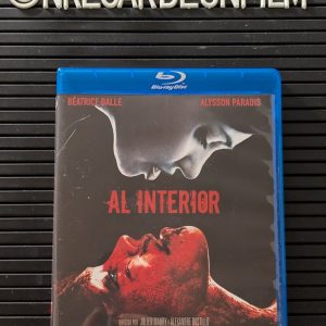 À l'Intérieur / Al interior (Inside) (2007)