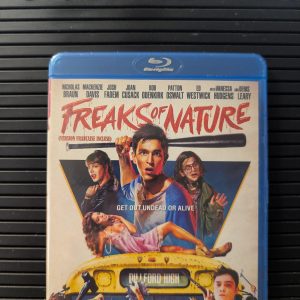 La Guerre des Monstres / Freaks of Nature (2015)