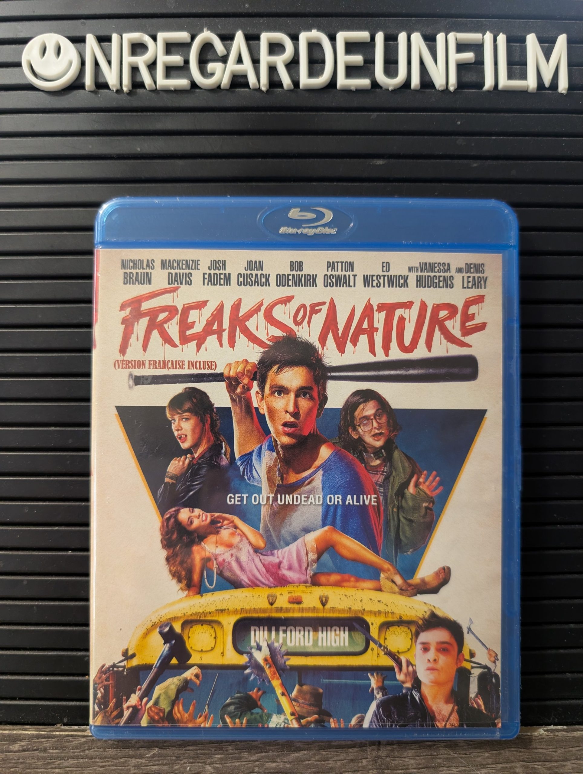 La Guerre des Monstres / Freaks of Nature (2015)