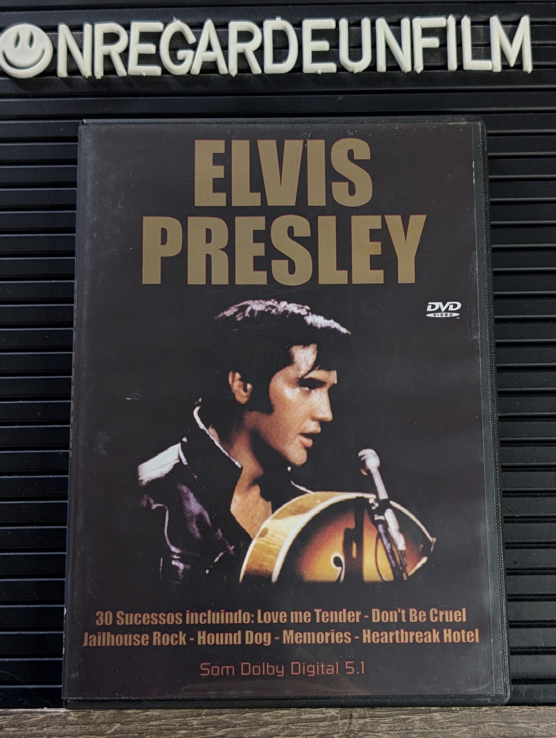 Elvis Presley. (2004)