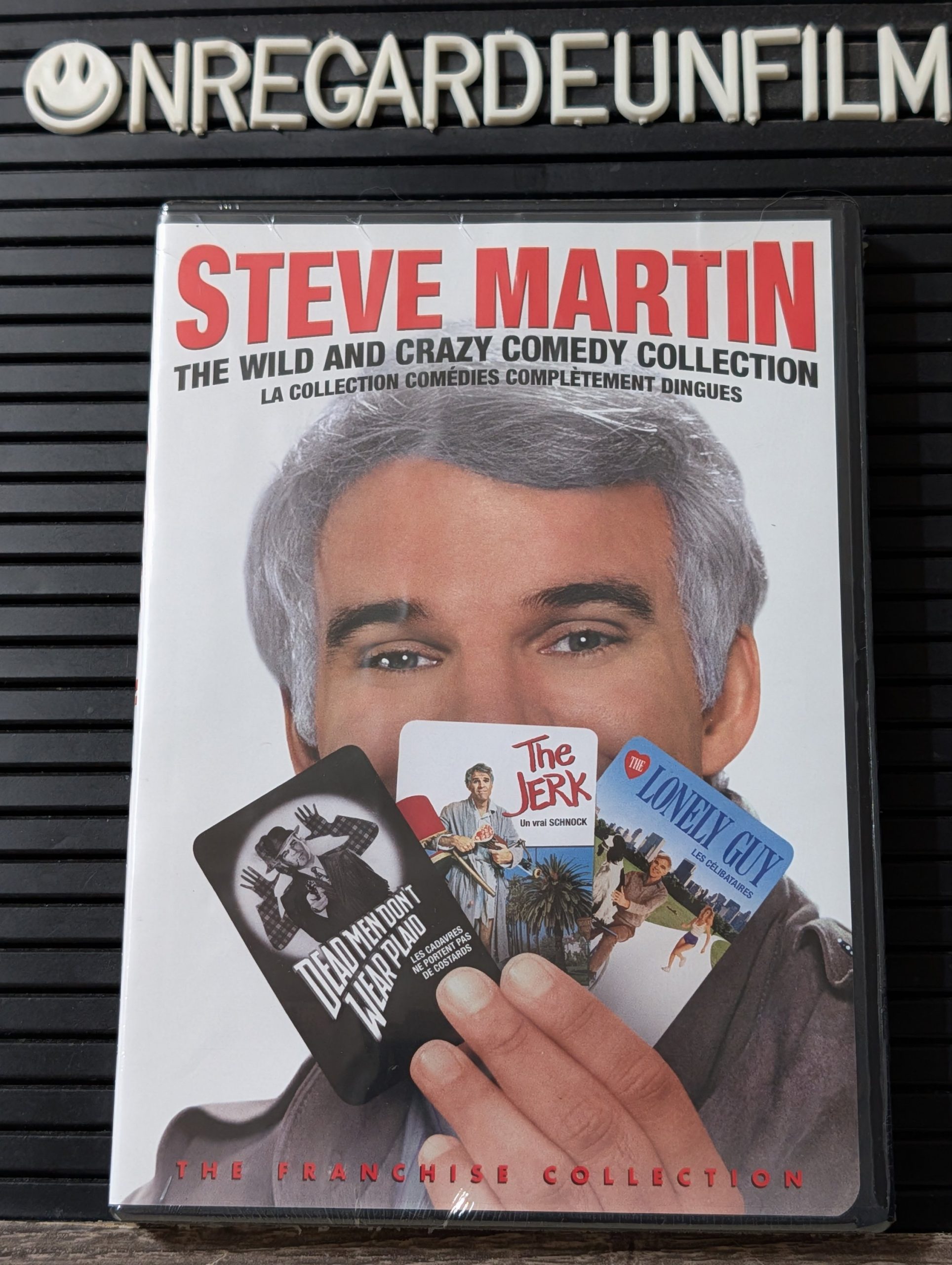 STEVE MARTIN LA COLLECTION COMÉDIES COMPLÈTEMENT DINGUES / WILD AND CRAZY COMEDY COLLECTION
Les Cadavres ne Portent pas de Costard & Un Vrai Schnock & Les Célibataires / Dead Men Don't Wear Plaid (1982) & The Jerk (1979) & The Lonely Guy (1984)