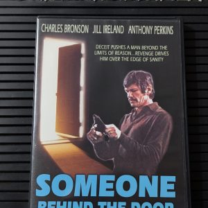 Someone Behind the Door (1971)