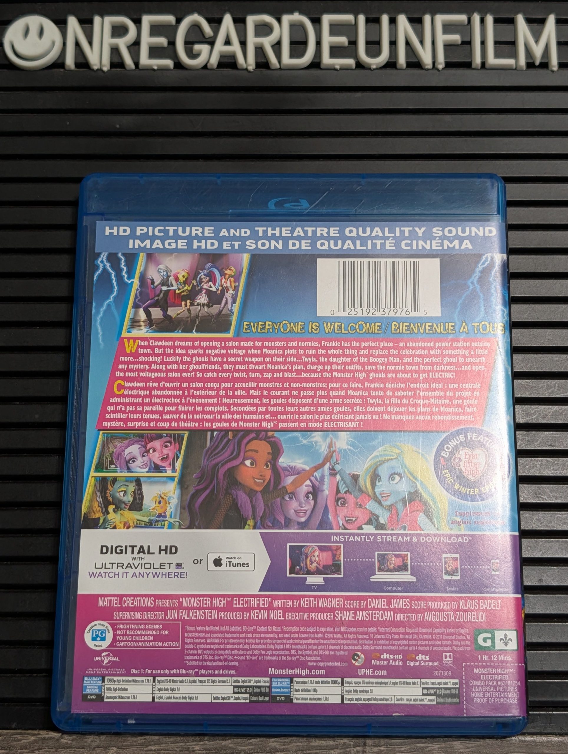 MONSTER HIGH:
Électrisant / Electrified (2017) – Image 2