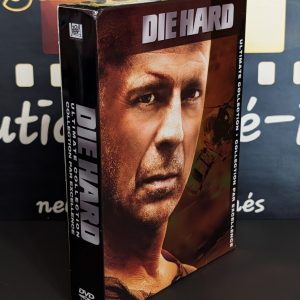 DIE HARD COLLECTION
Piège de Cristal & 58 Minutes pour Vivre & Marche ou Crève: Vengeance Définitive & Vis Libre ou Crève / Die Hard (1988) & Die Hard 2 (1990) & Die Hard with a Vengeance (1995) & Live Free or Die Hard (2007)