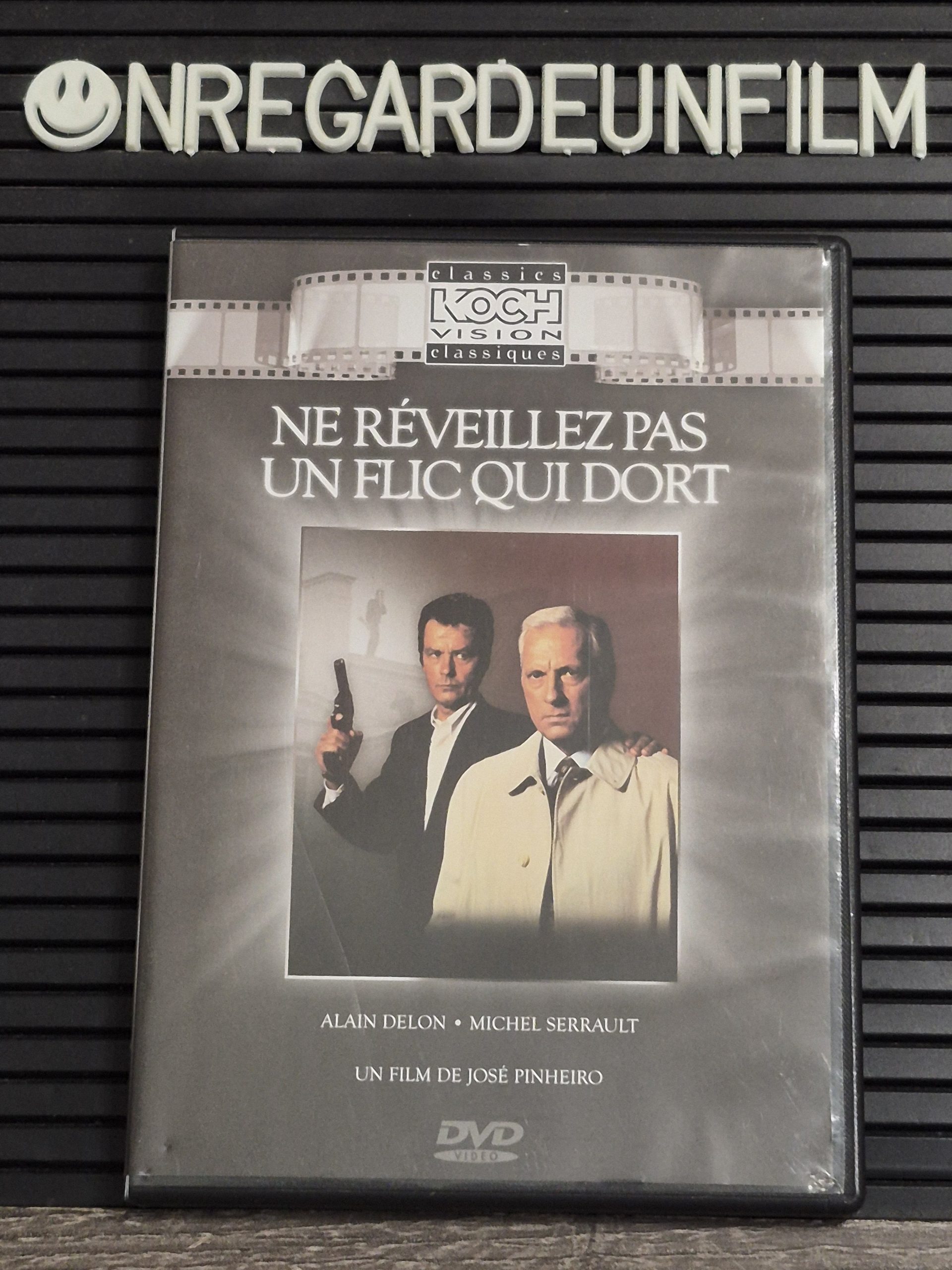Ne Réveillez pas un Flic qui Dort (1988)