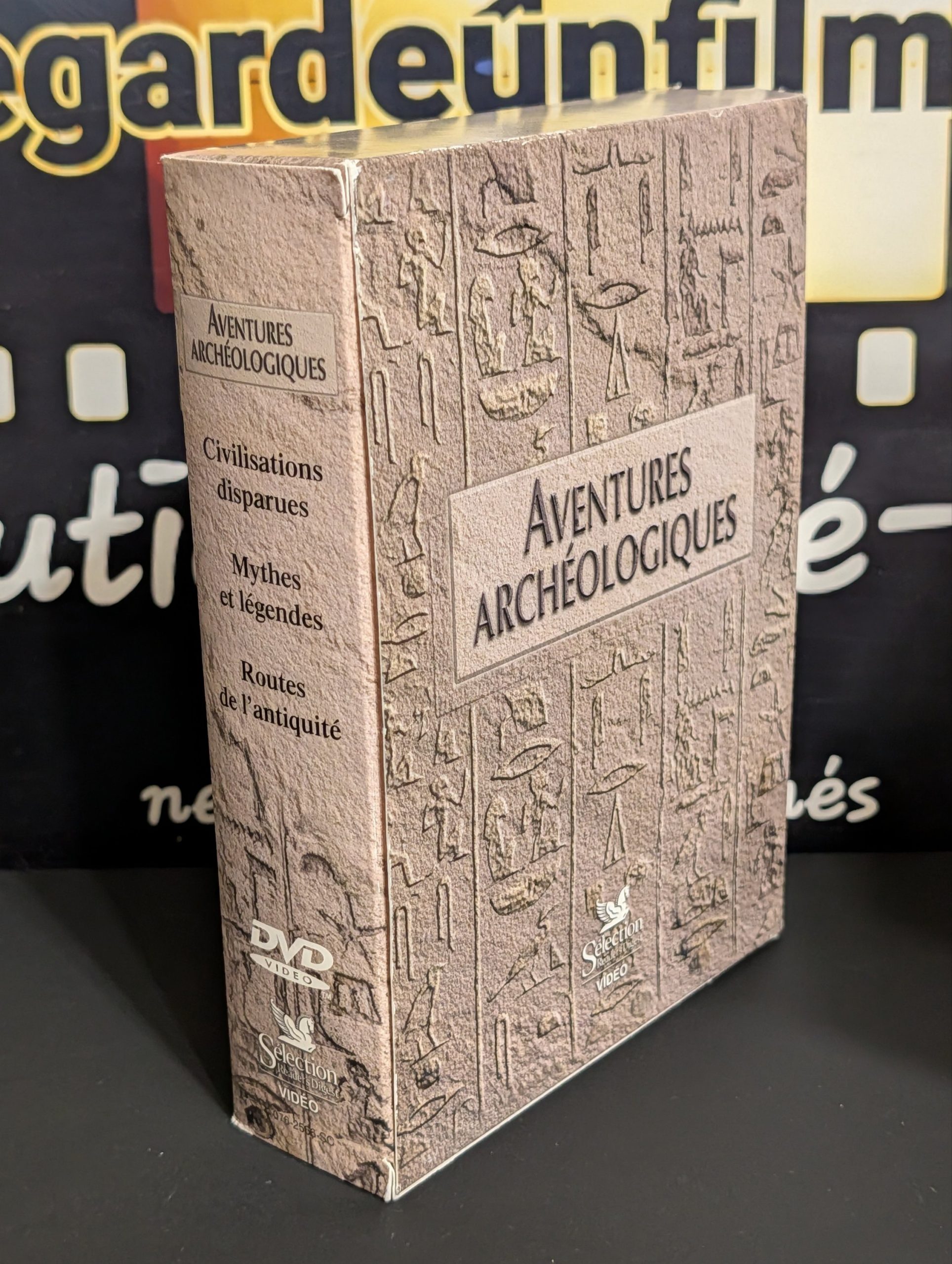 AVENTURES ARCHÉOLOGIQUES
Les Amériques : Civilisations Disparues (2006) & l'Afrique et l'Europe : Mythes et Légendes (2006) & L’Orient : Routes de l’Antiquité (2006) {Zone 1/NTSC}